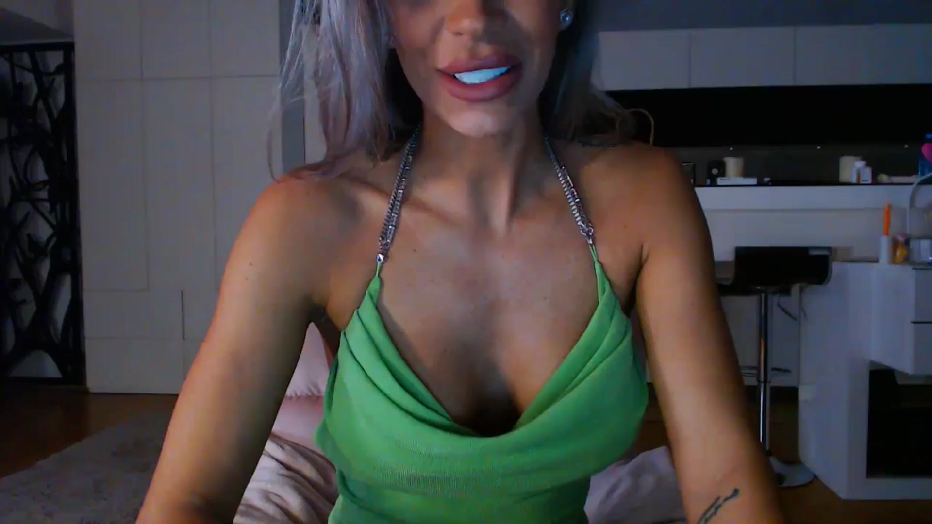 Gallery image thumbnail from D_y_y's myfreecams stream on, 03/20/2025, 05:18 image 4 of 20