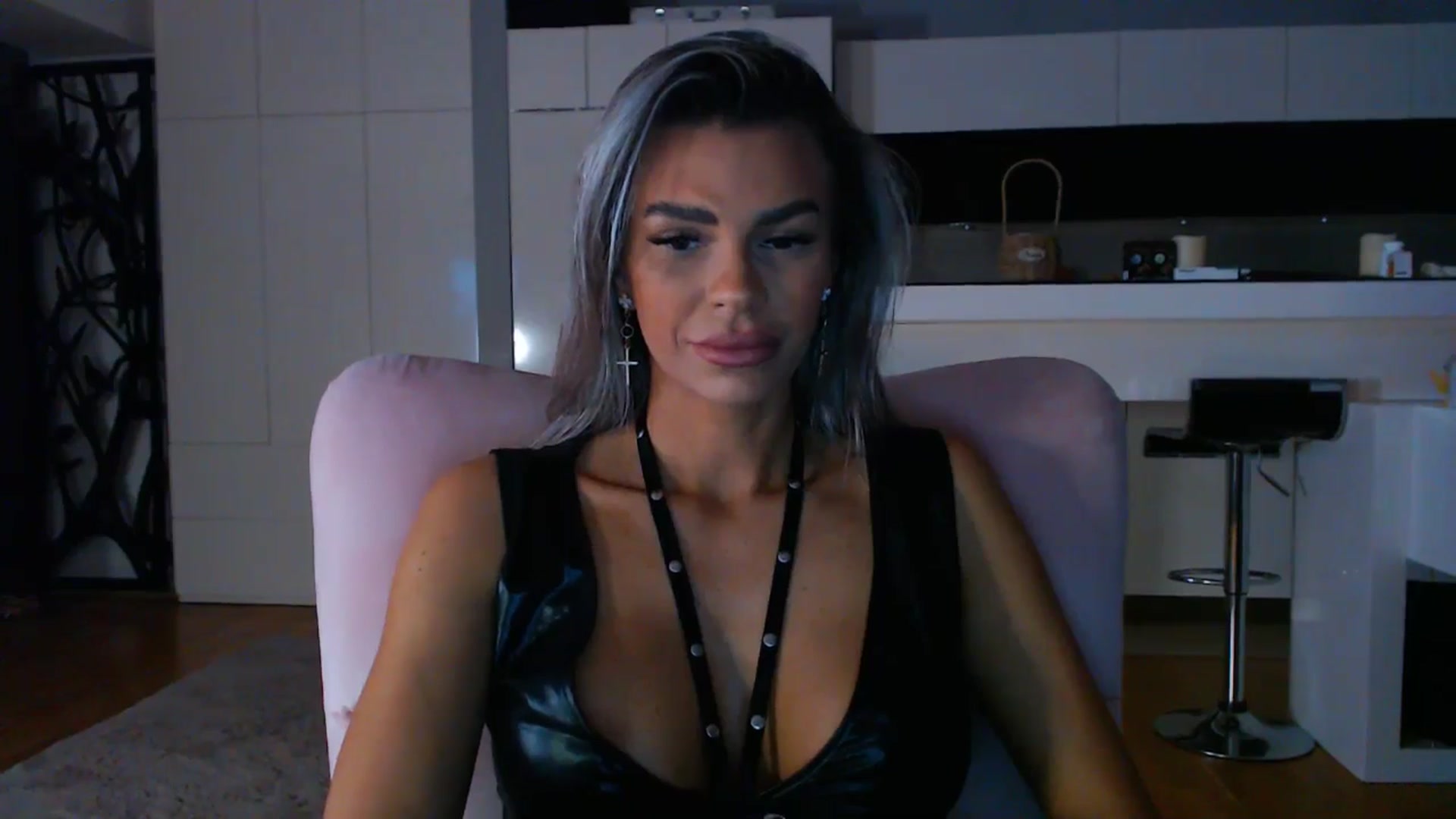 Gallery image thumbnail from D_y_y's myfreecams stream on, 03/21/2025, 05:44 image 6 of 20