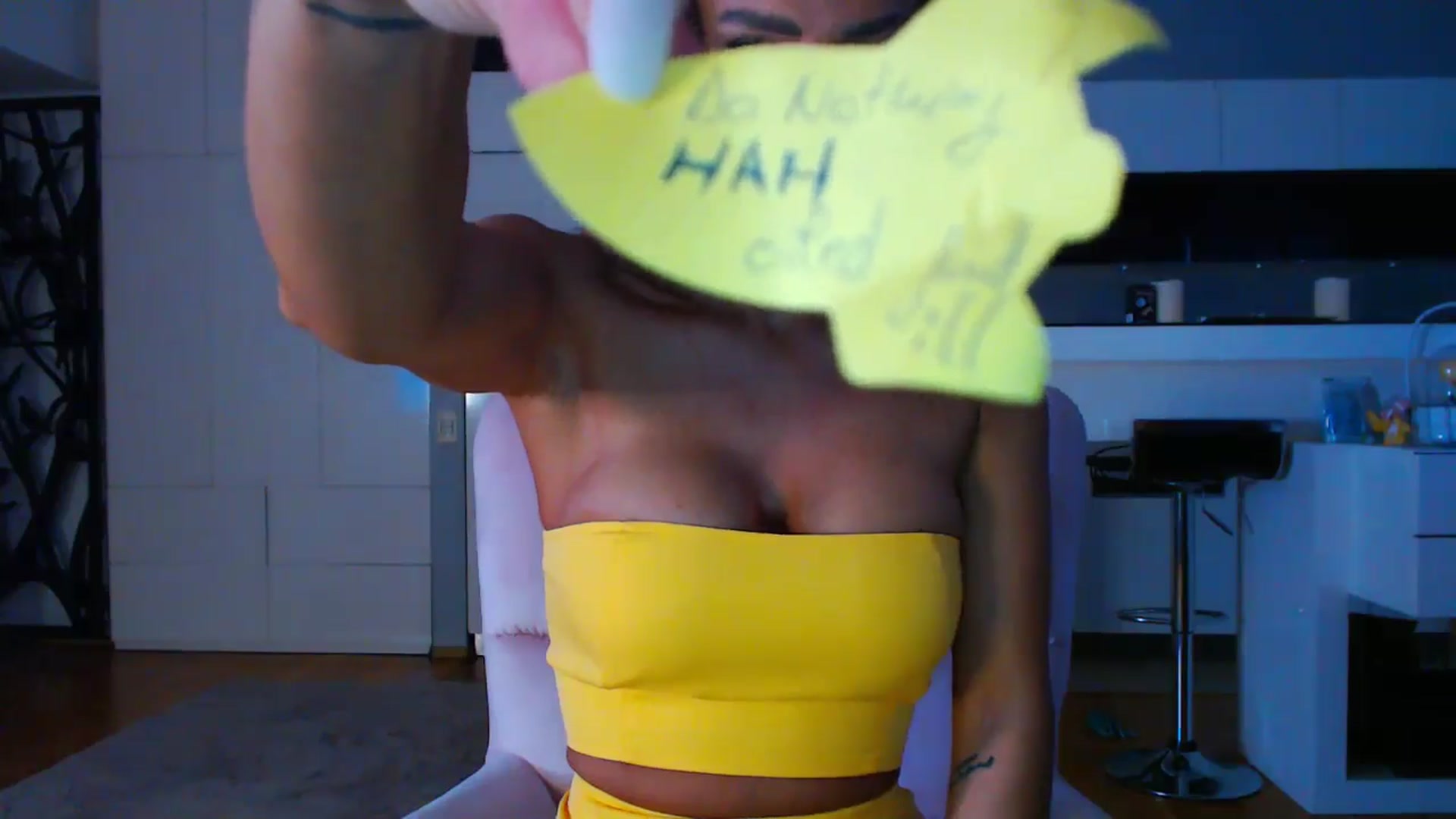 Gallery image thumbnail from D_y_y's myfreecams stream on, 04/10/2025, 05:06 image 6 of 20