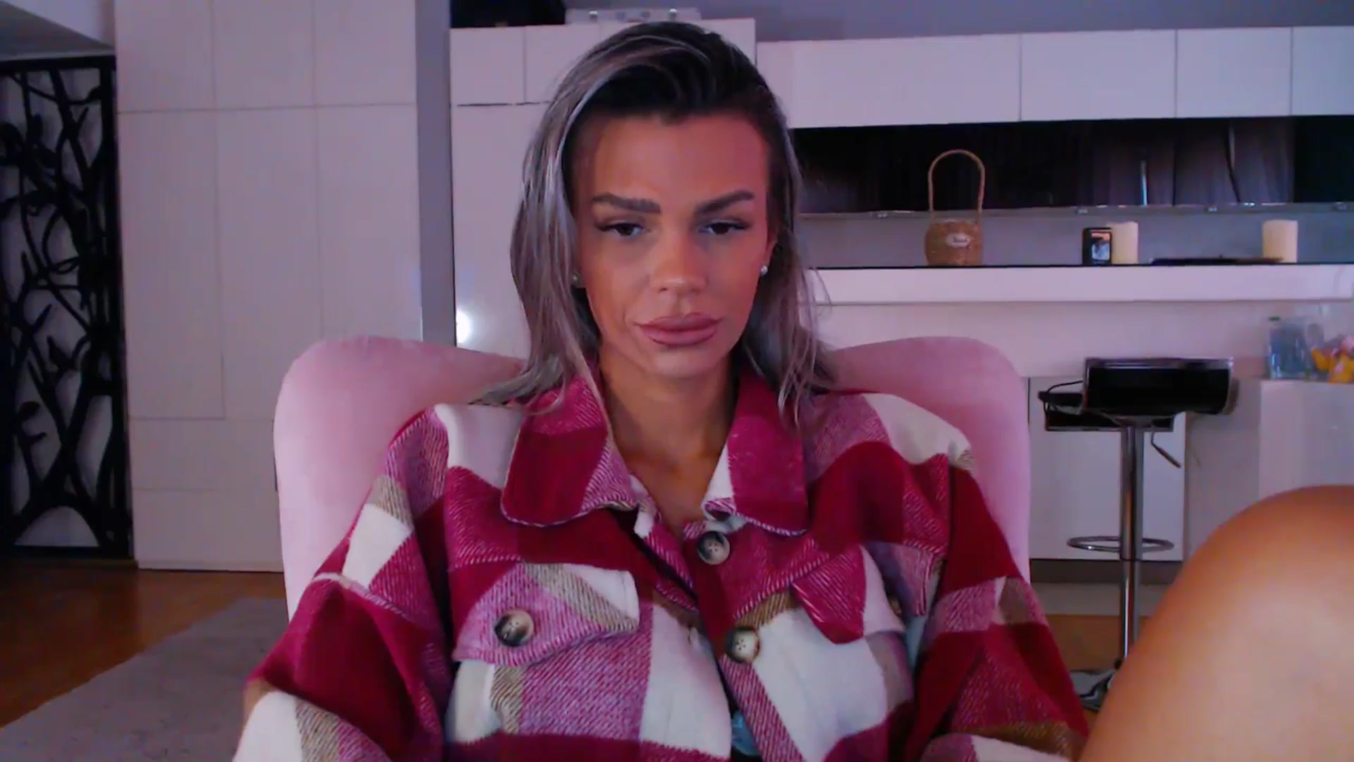 Gallery image thumbnail from D_y_y's myfreecams stream on, 04/11/2025, 04:50 image 13 of 20
