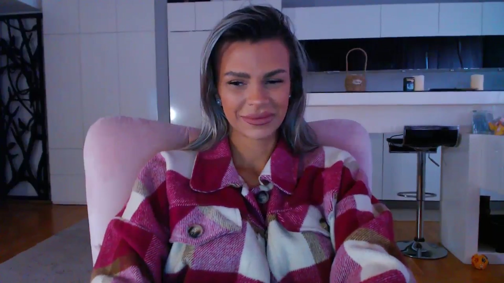 Gallery image thumbnail from D_y_y's myfreecams stream on, 04/11/2025, 04:50 image 18 of 20