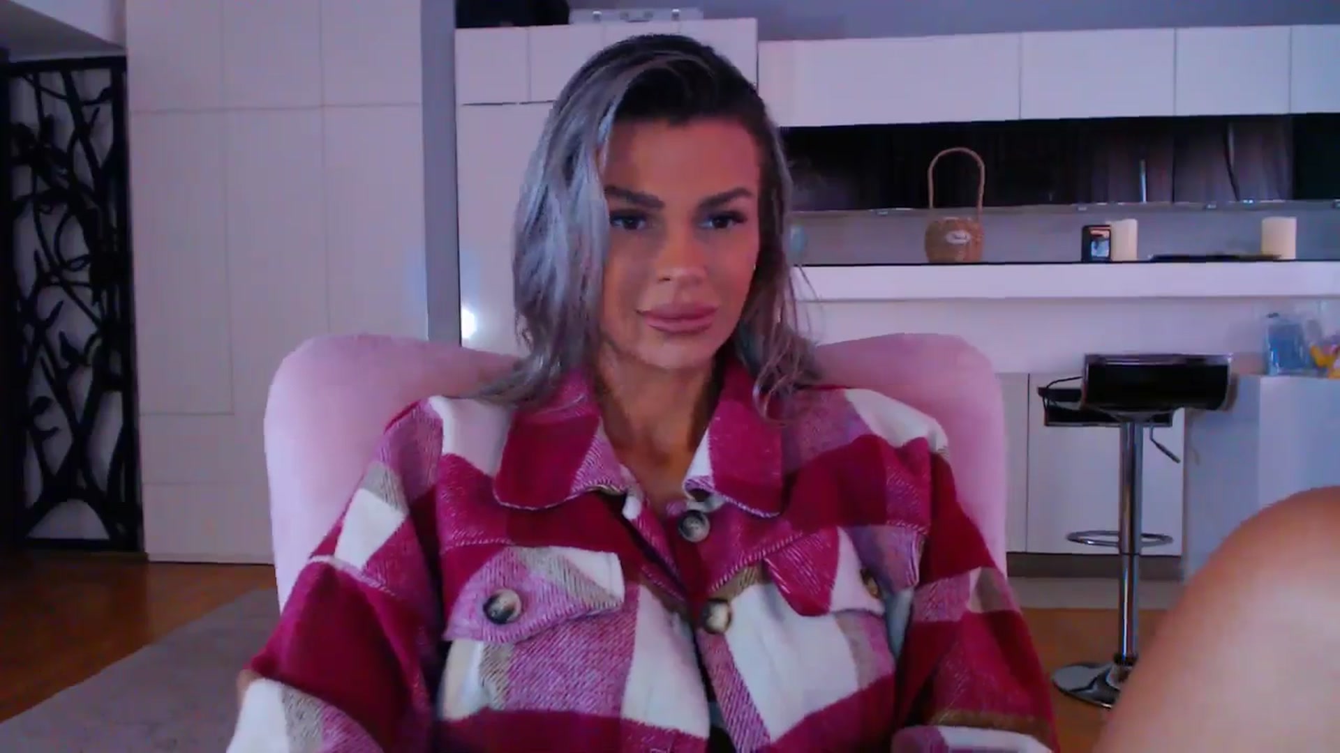 Gallery image thumbnail from D_y_y's myfreecams stream on, 04/11/2025, 04:50 image 14 of 20