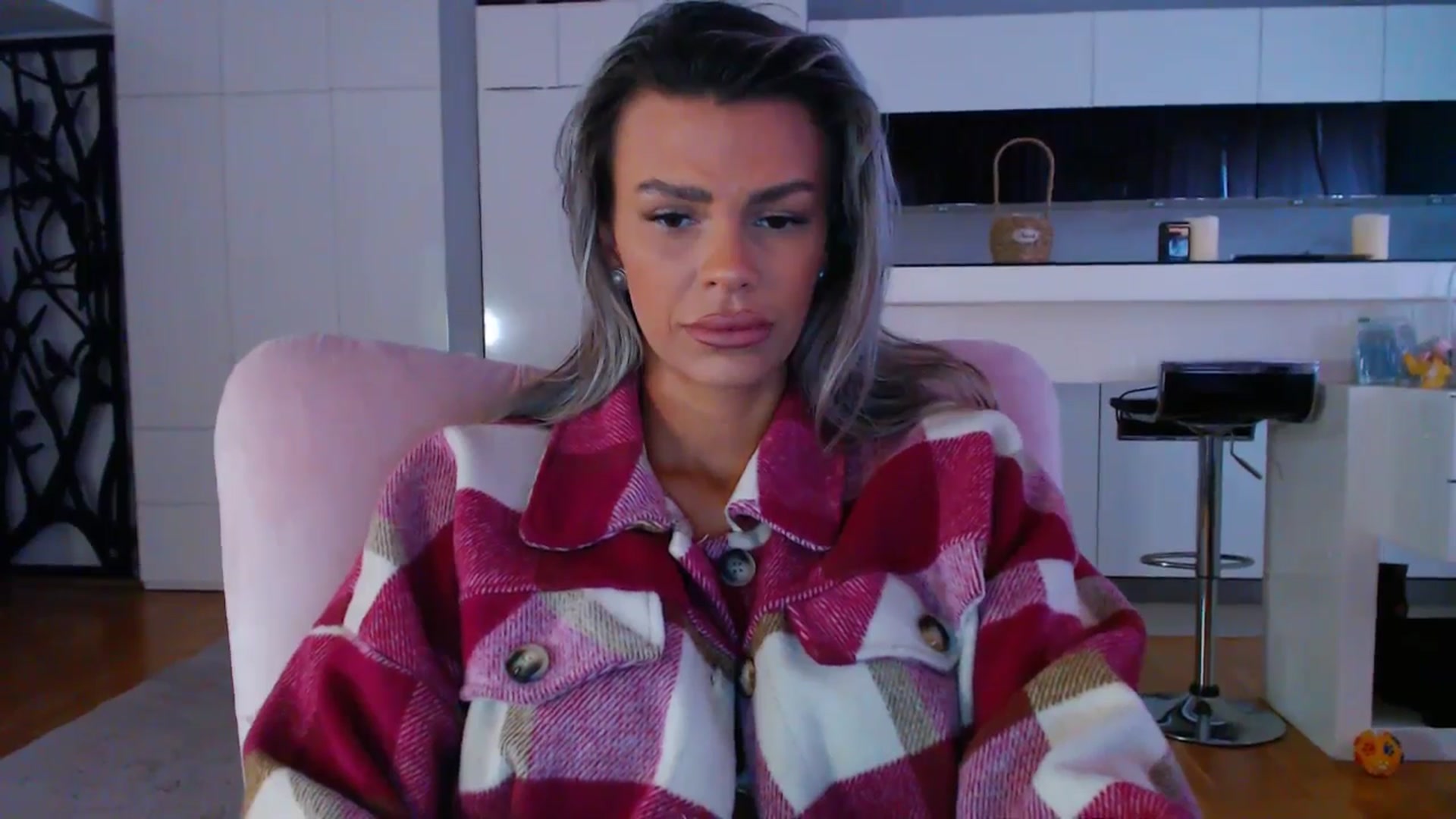 Gallery image thumbnail from D_y_y's myfreecams stream on, 04/11/2025, 04:50 image 20 of 20