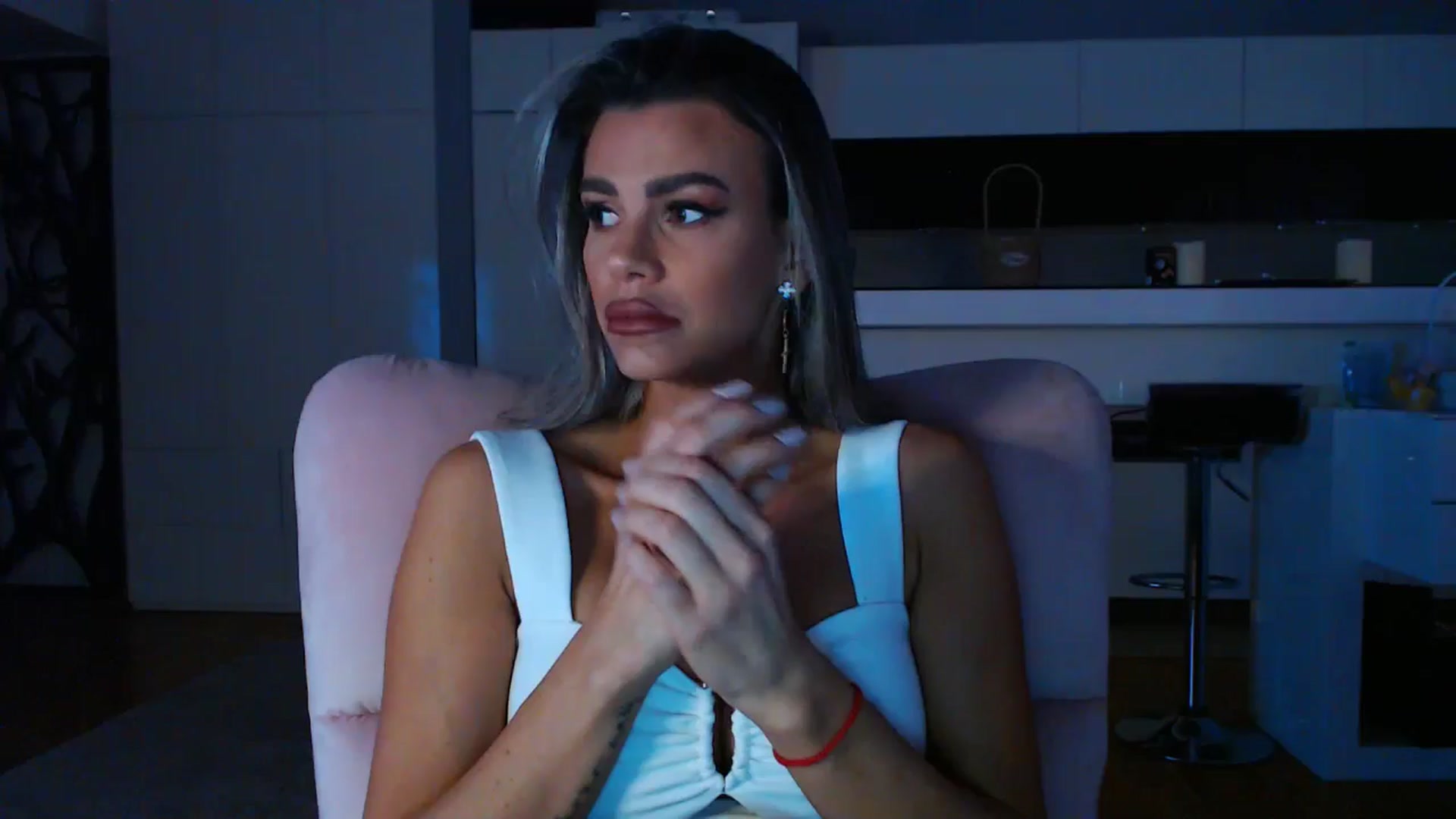 Gallery image thumbnail from D_y_y's myfreecams stream on, 04/12/2025, 05:36 image 1 of 20