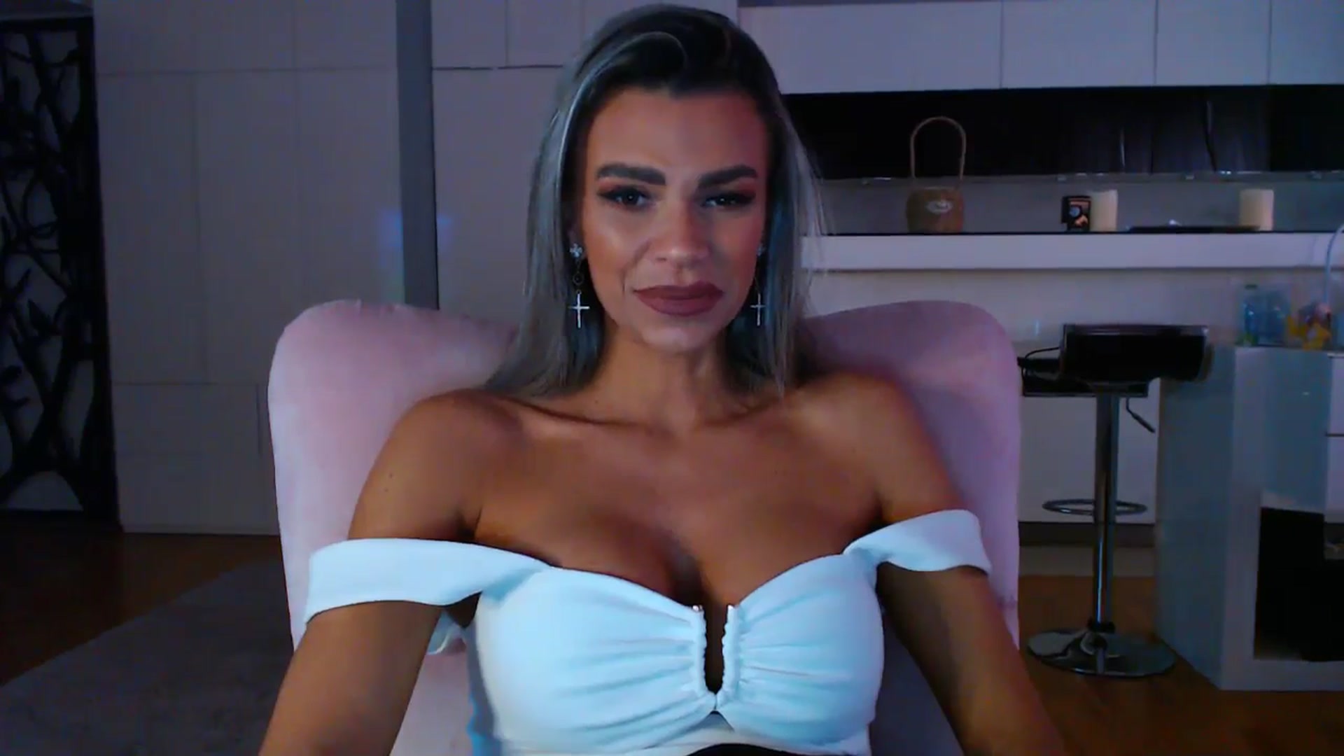 Gallery image thumbnail from D_y_y's myfreecams stream on, 04/12/2025, 05:36 image 5 of 20