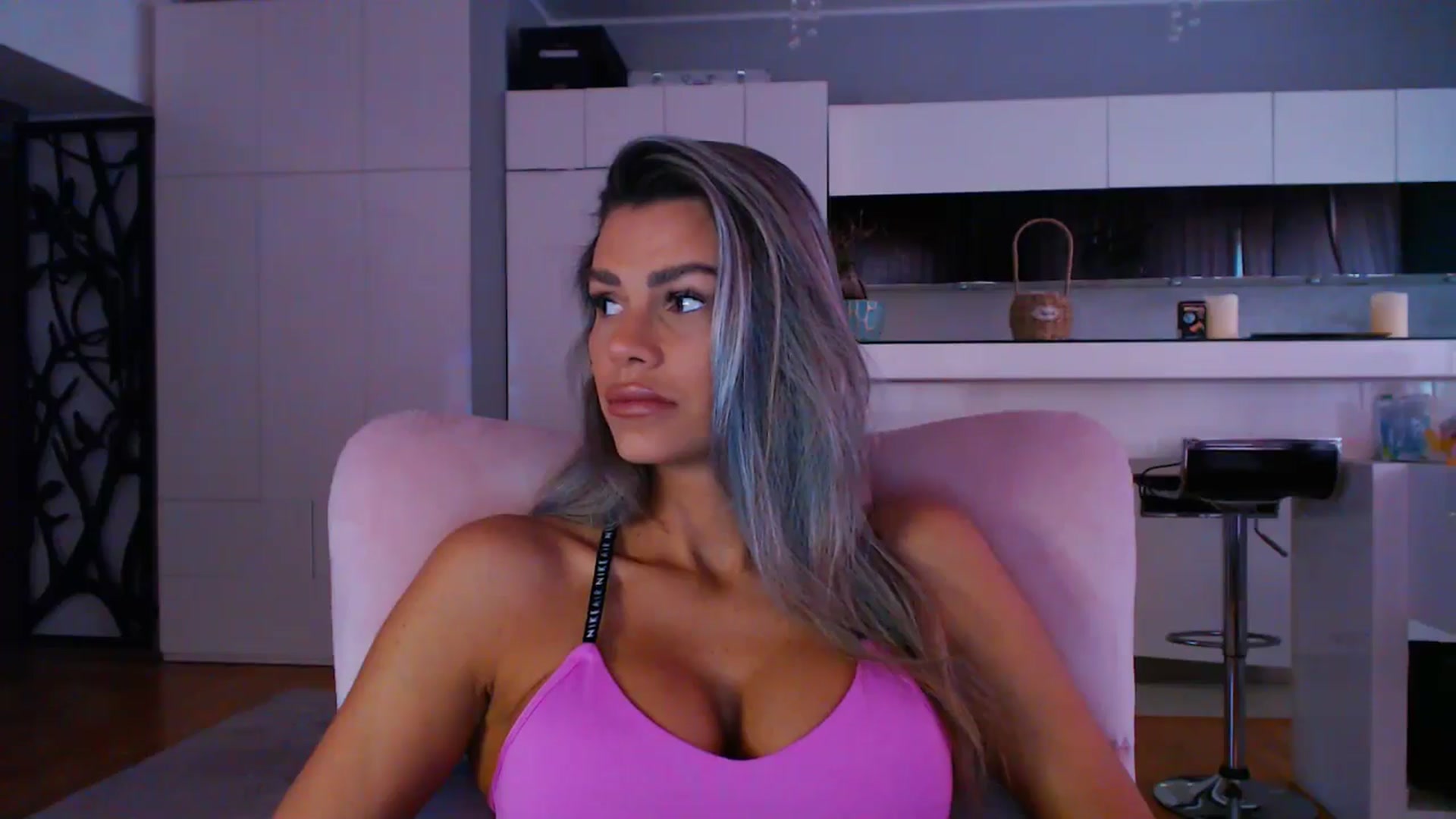 Gallery image thumbnail from D_y_y's myfreecams stream on, 04/13/2025, 04:33 image 18 of 20