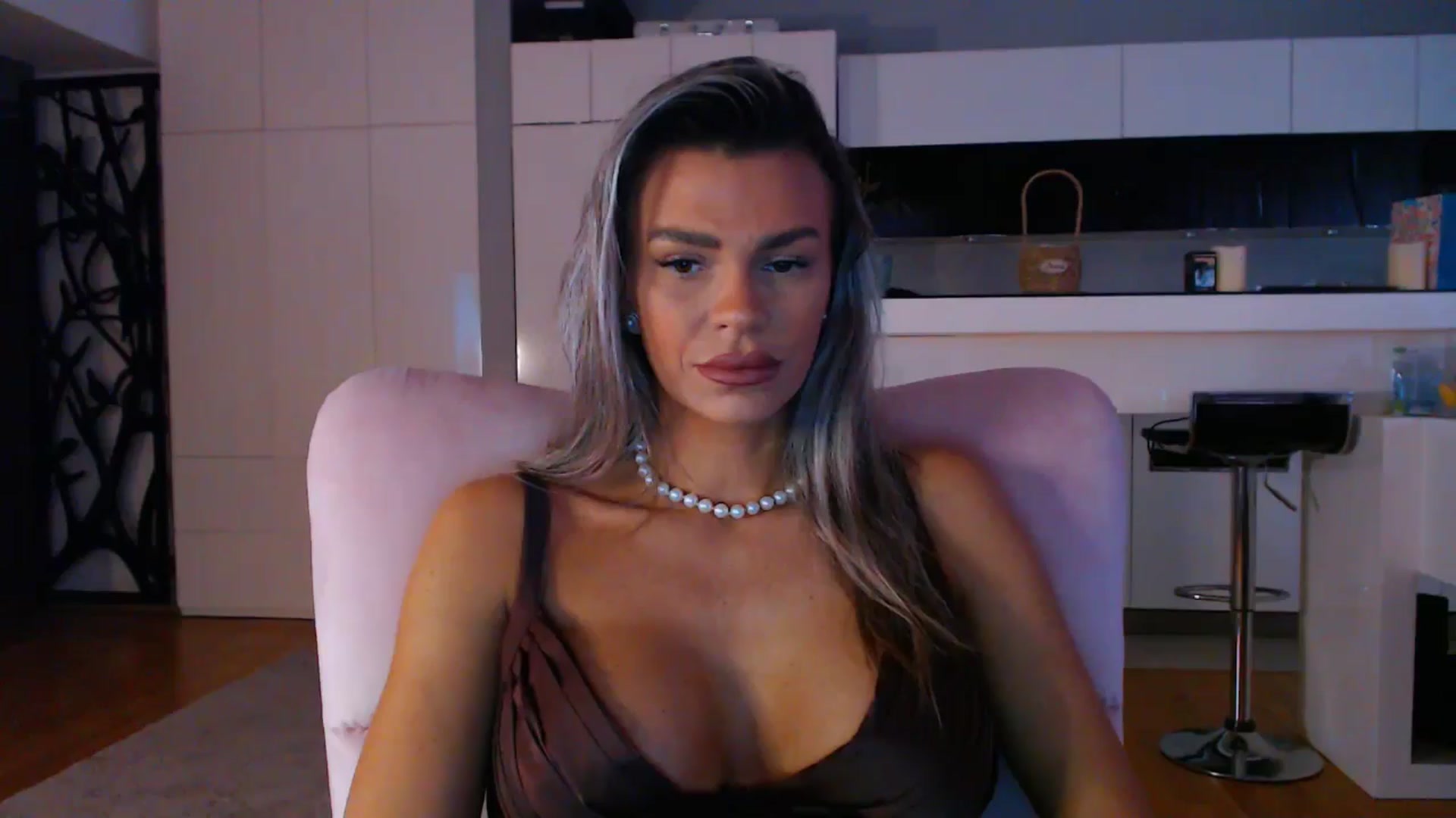 Gallery image thumbnail from D_y_y's myfreecams stream on, 04/14/2025, 04:27 image 19 of 20