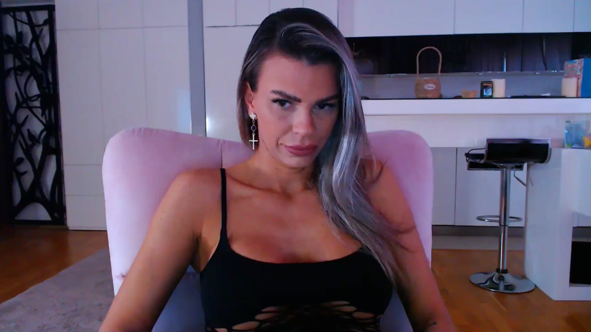 Gallery image thumbnail from D_y_y's myfreecams stream on, 04/21/2025, 04:18 image 5 of 20