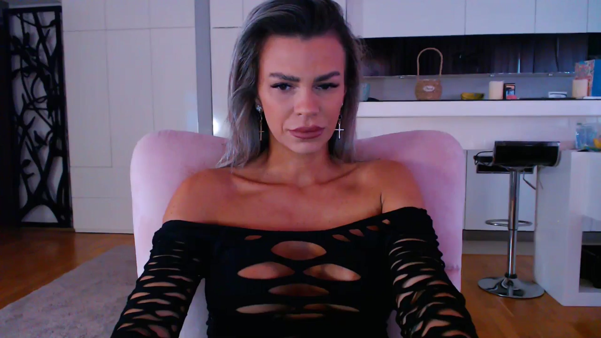 Gallery image thumbnail from D_y_y's myfreecams stream on, 04/28/2025, 05:19 image 4 of 20
