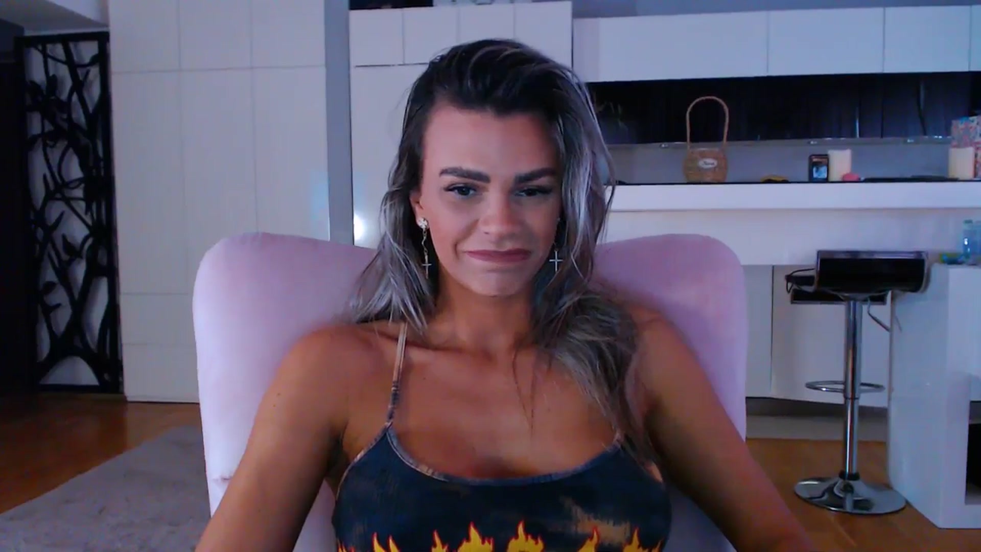 Gallery image thumbnail from D_y_y's myfreecams stream on, 05/08/2025, 04:41 image 16 of 20