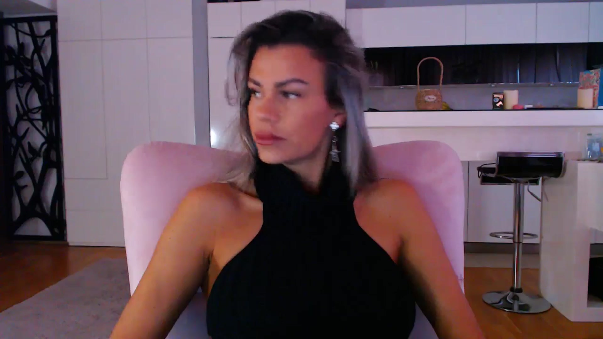 Gallery image thumbnail from D_y_y's myfreecams stream on, 05/11/2025, 03:54 image 6 of 20