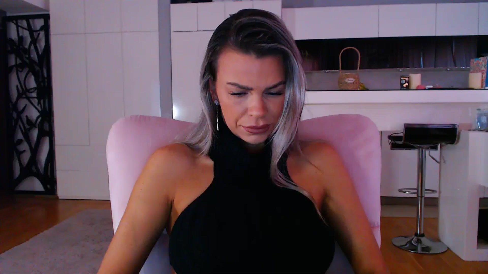 Gallery image thumbnail from D_y_y's myfreecams stream on, 05/11/2025, 03:54 image 1 of 20