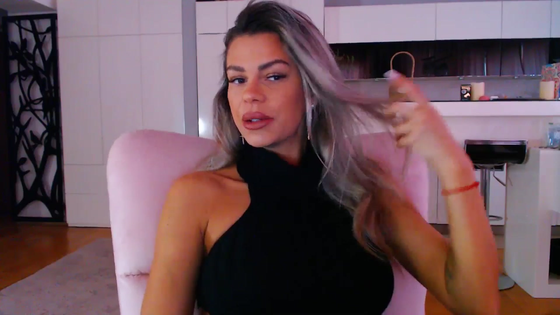 Gallery image thumbnail from D_y_y's myfreecams stream on, 05/11/2025, 03:54 image 8 of 20