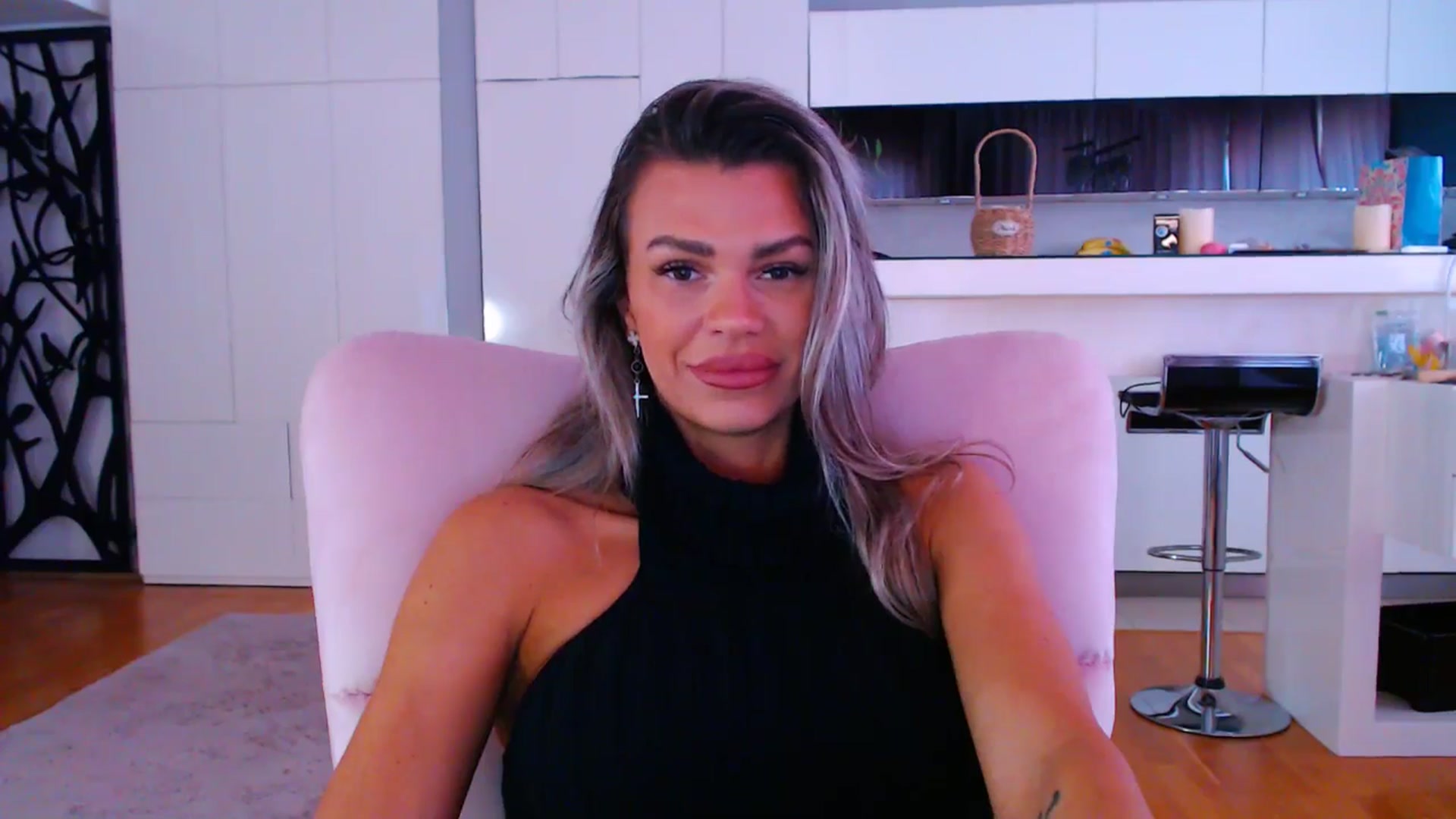 Gallery image thumbnail from D_y_y's myfreecams stream on, 05/11/2025, 04:41 image 19 of 20