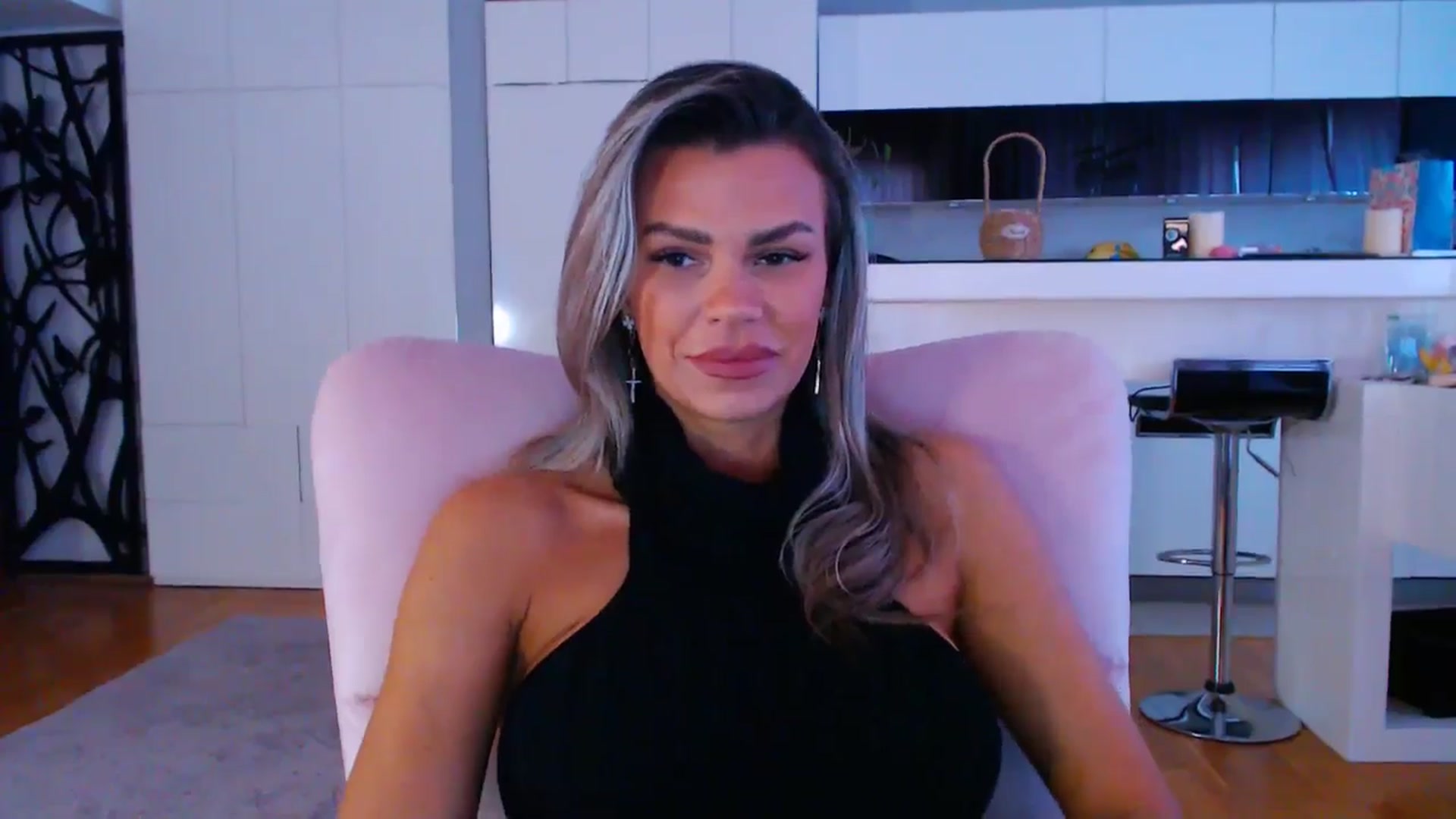 Gallery image thumbnail from D_y_y's myfreecams stream on, 05/11/2025, 04:41 image 10 of 20