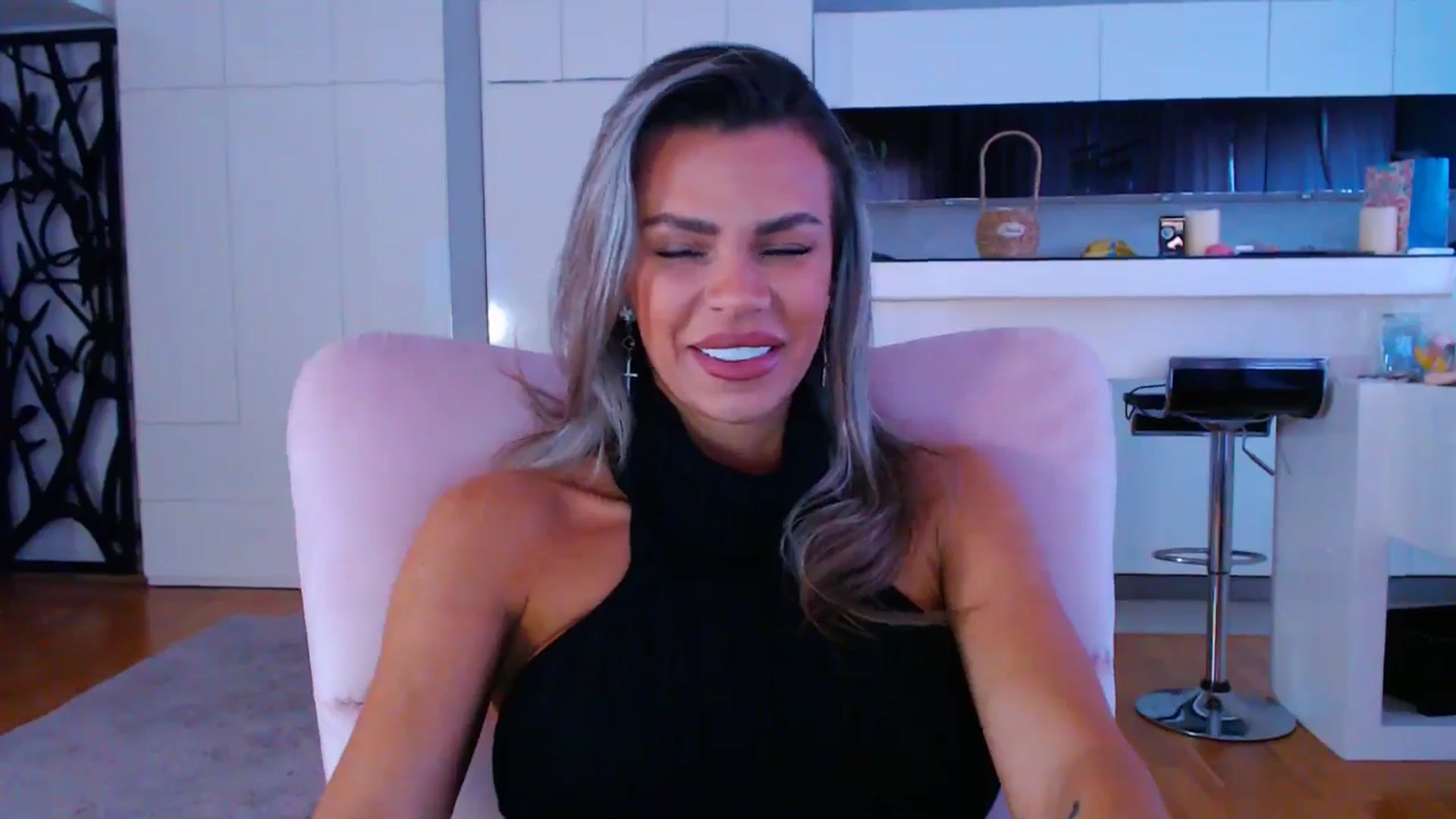 Gallery image thumbnail from D_y_y's myfreecams stream on, 05/11/2025, 04:41 image 11 of 20