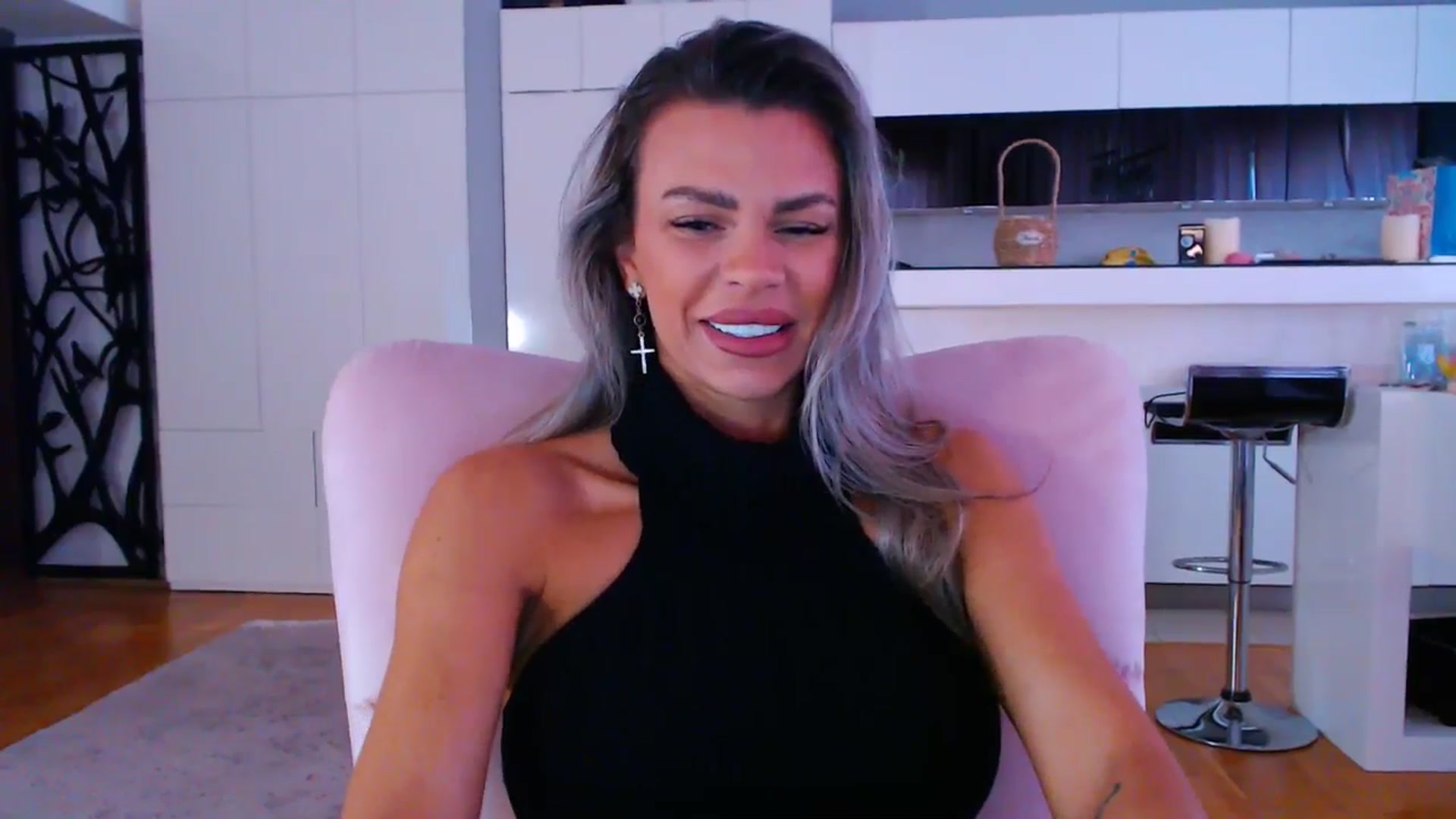 Gallery image thumbnail from D_y_y's myfreecams stream on, 05/11/2025, 04:41 image 2 of 20