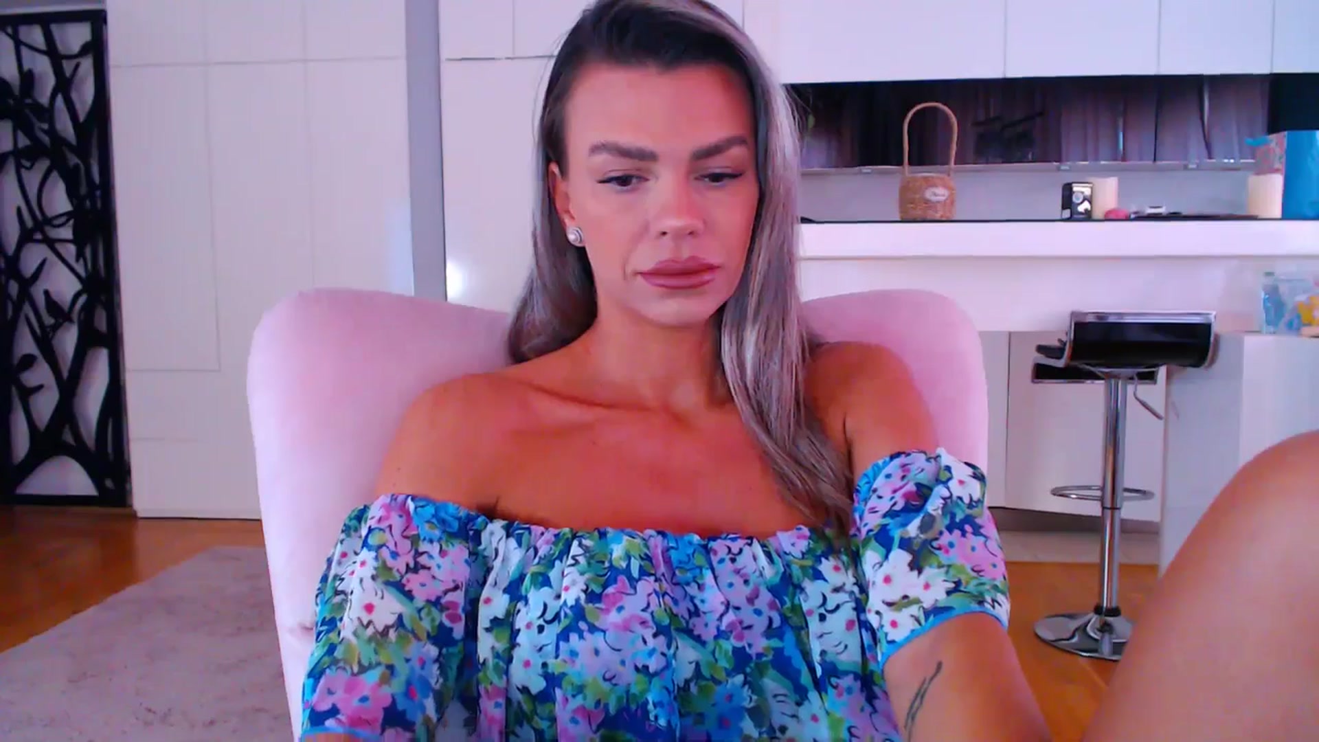 Gallery image thumbnail from D_y_y's myfreecams stream on, 05/14/2025, 04:39 image 5 of 20