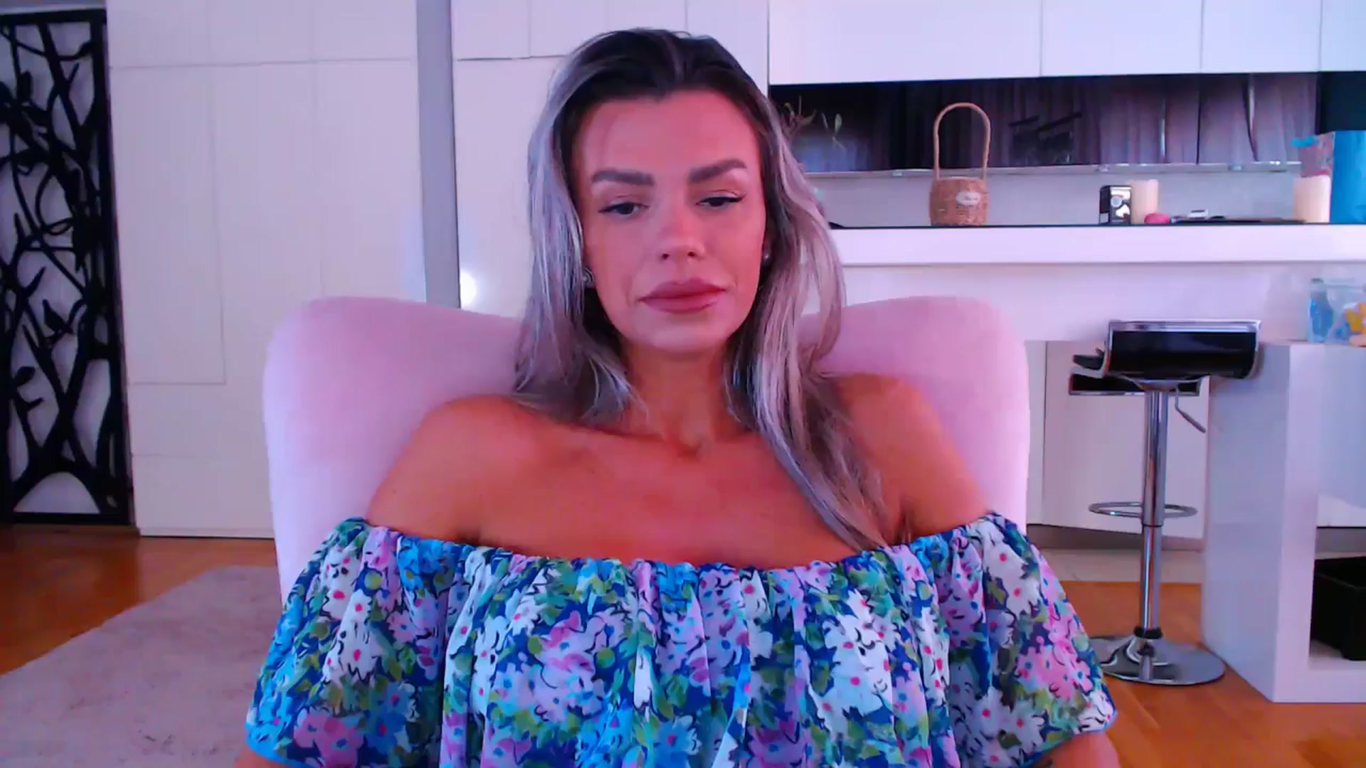 Gallery image thumbnail from D_y_y's myfreecams stream on, 05/14/2025, 04:39 image 18 of 20