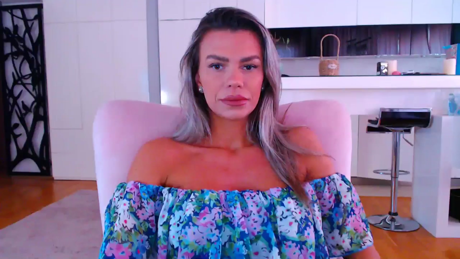 Gallery image thumbnail from D_y_y's myfreecams stream on, 05/14/2025, 04:39 image 17 of 20