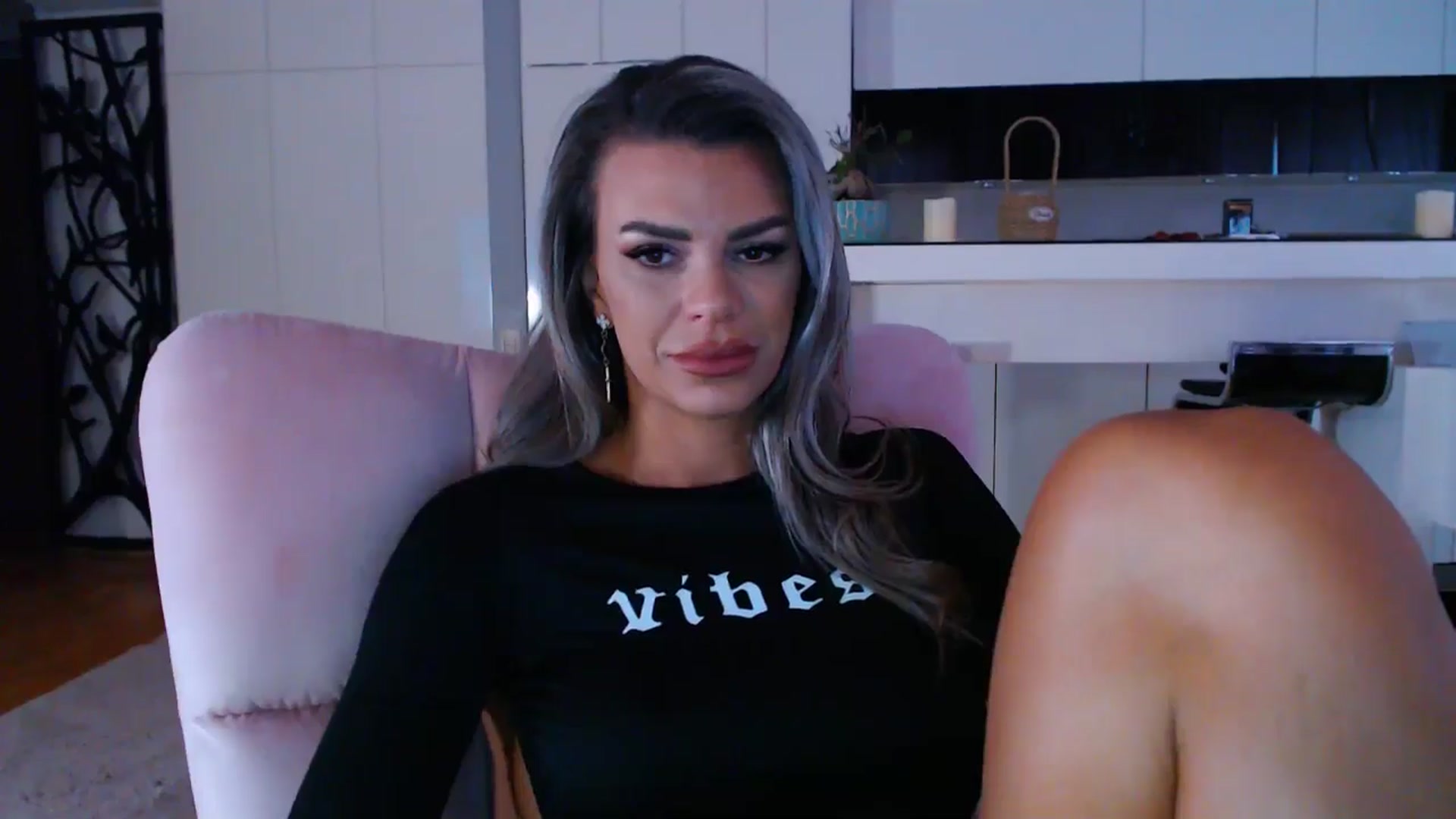 Gallery image thumbnail from D_y_y's myfreecams stream on, 05/26/2025, 05:15 image 7 of 20
