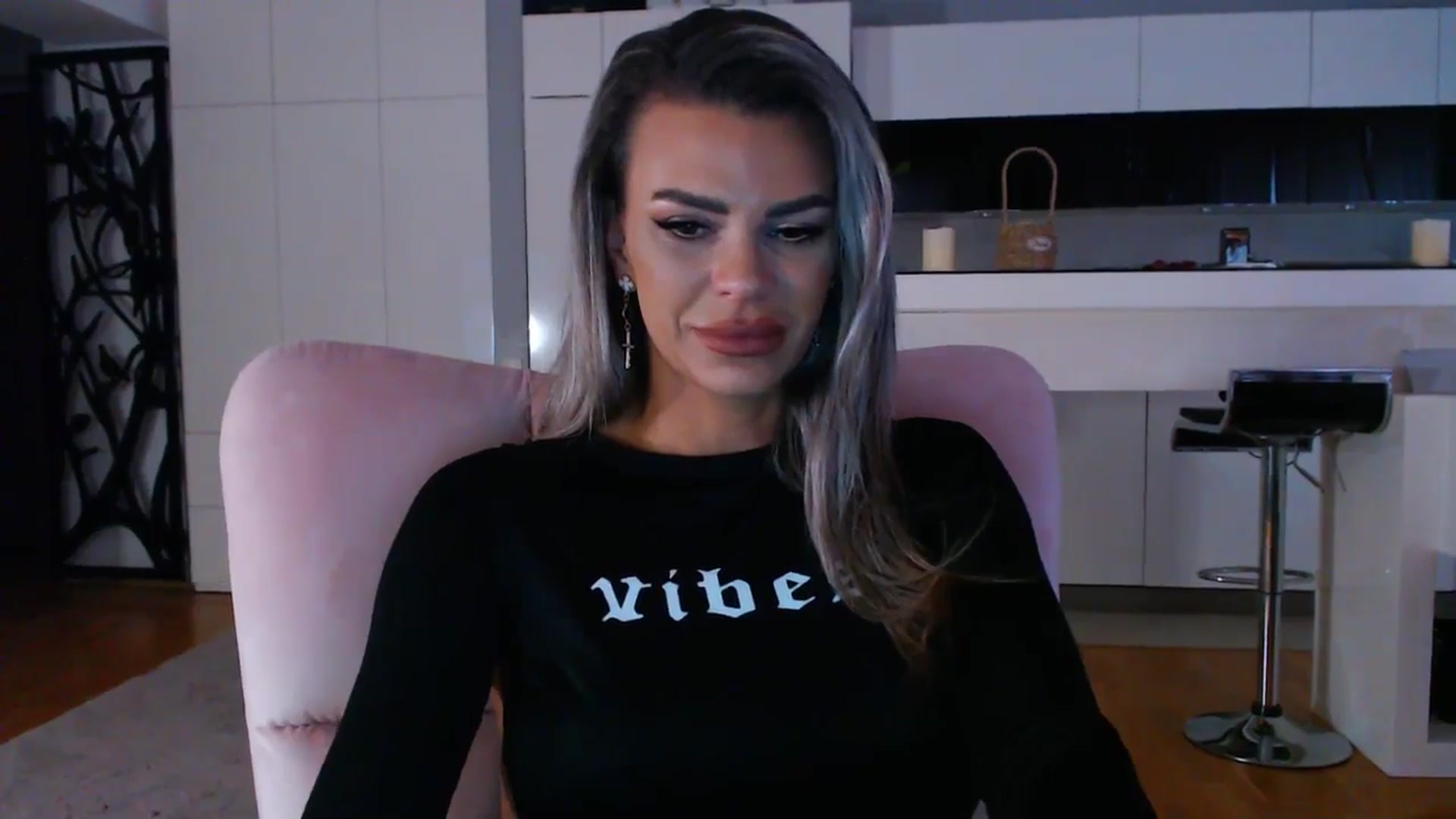 Gallery image thumbnail from D_y_y's myfreecams stream on, 05/26/2025, 05:15 image 4 of 20