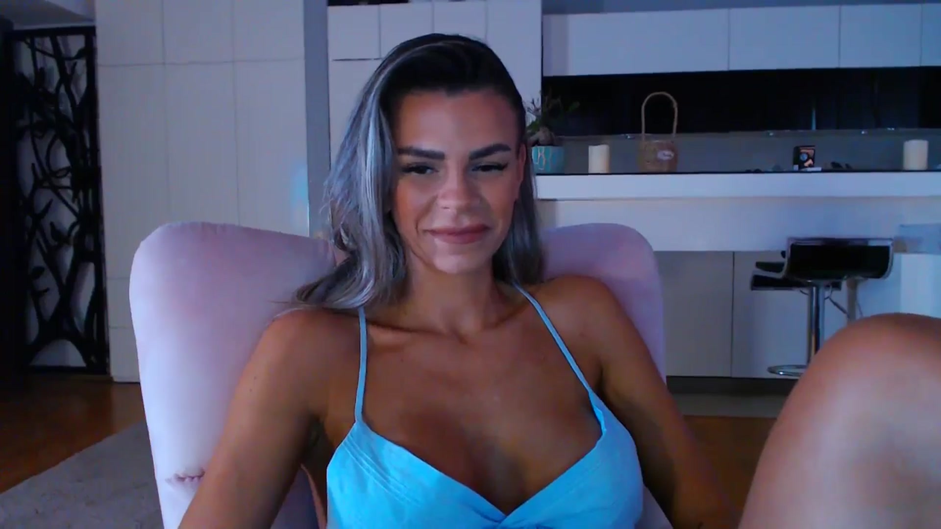 Gallery image thumbnail from D_y_y's myfreecams stream on, 05/30/2025, 04:46 image 14 of 20