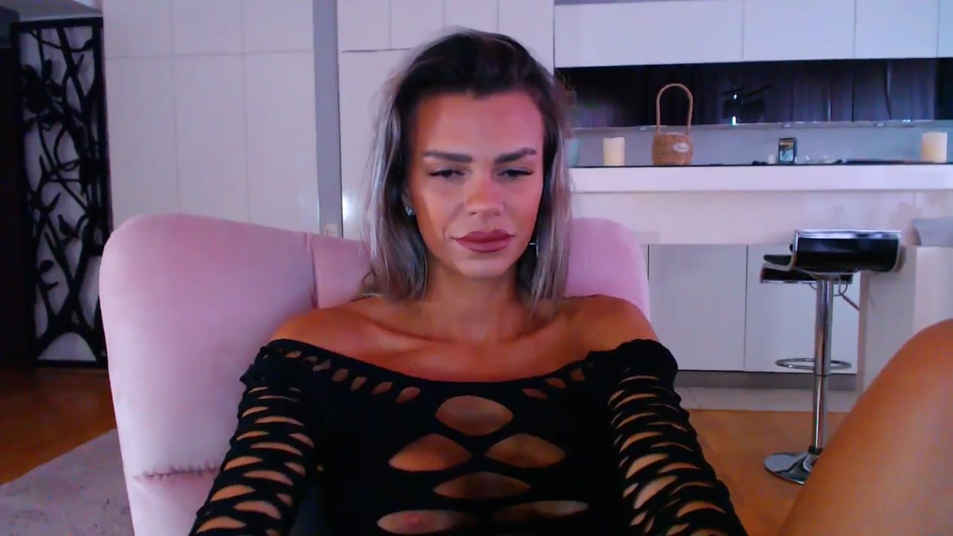 Gallery image thumbnail from D_y_y's myfreecams stream on, 06/10/2025, 04:53 image 19 of 20