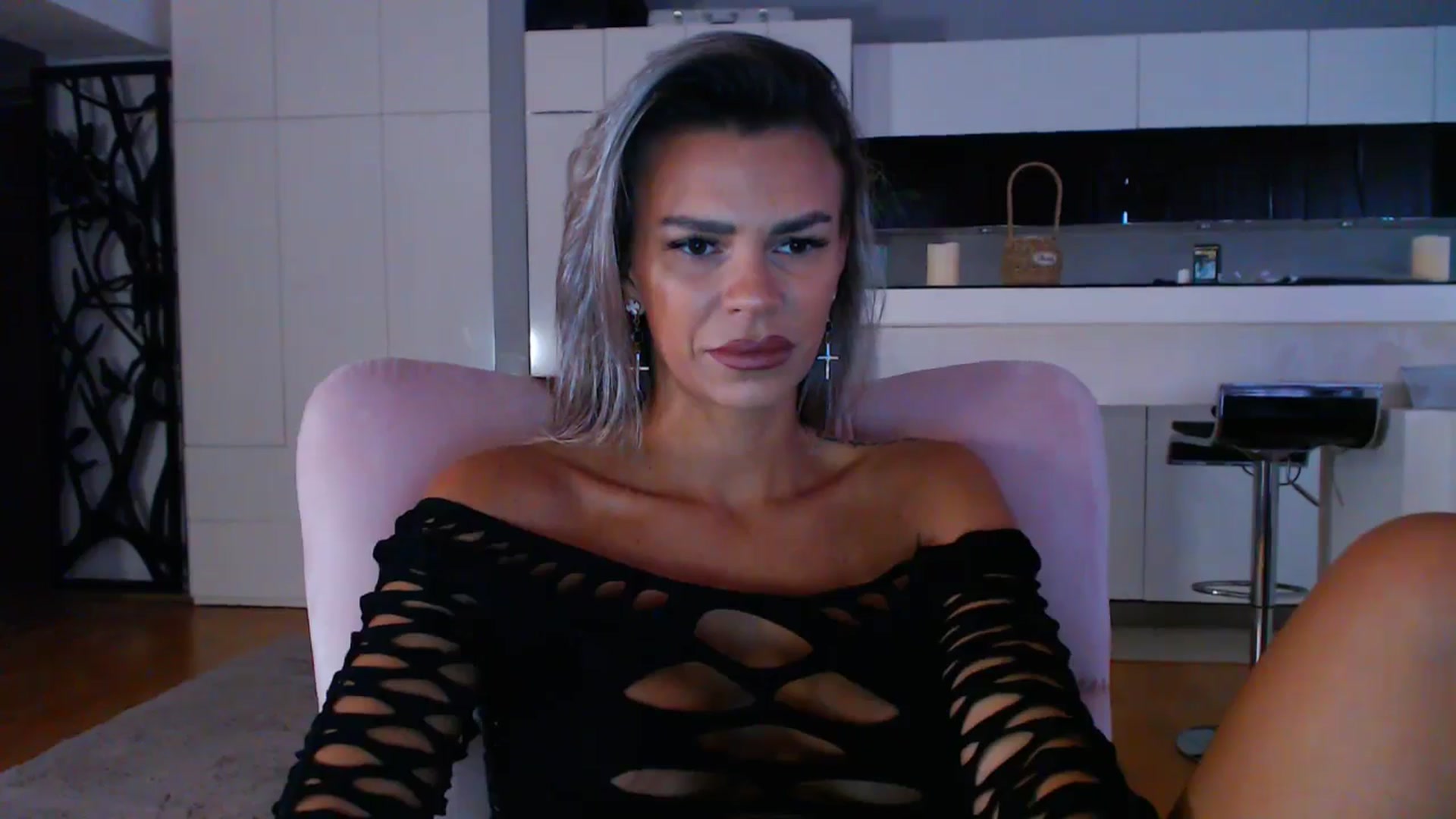 Gallery image thumbnail from D_y_y's myfreecams stream on, 06/10/2025, 04:53 image 4 of 20