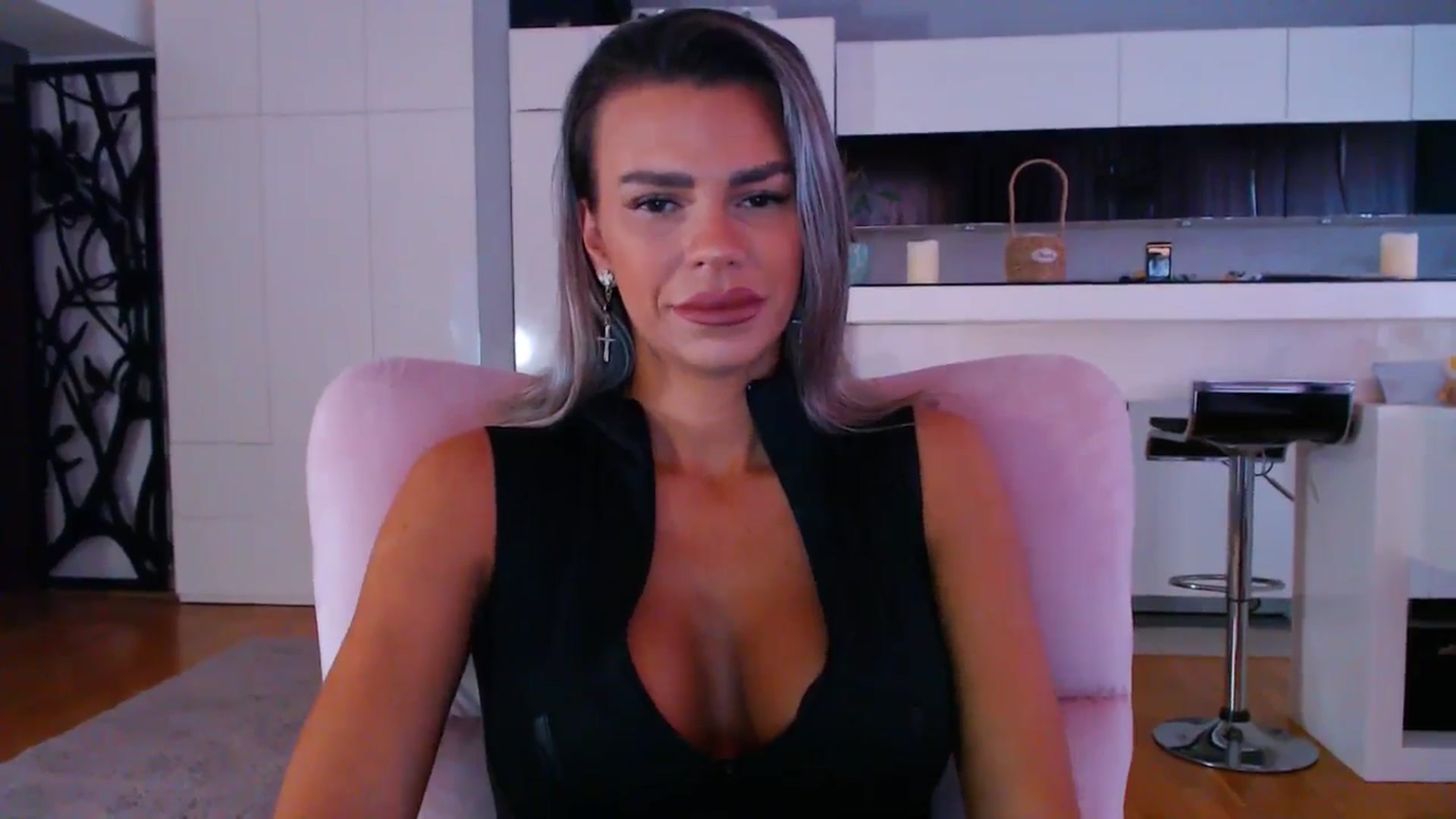 Gallery image thumbnail from D_y_y's myfreecams stream on, 06/12/2025, 03:53 image 9 of 20