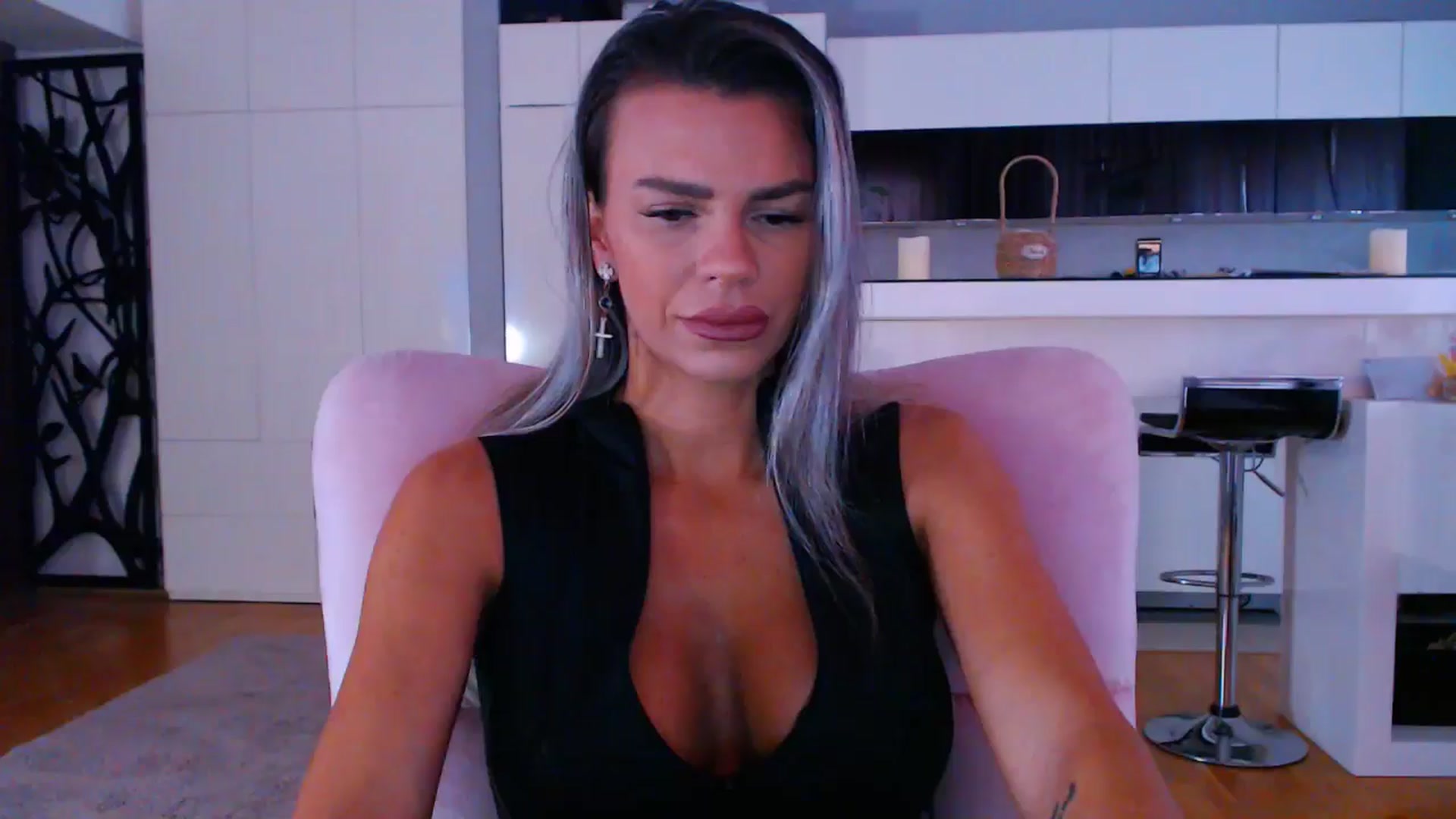 Gallery image thumbnail from D_y_y's myfreecams stream on, 06/12/2025, 03:53 image 15 of 20