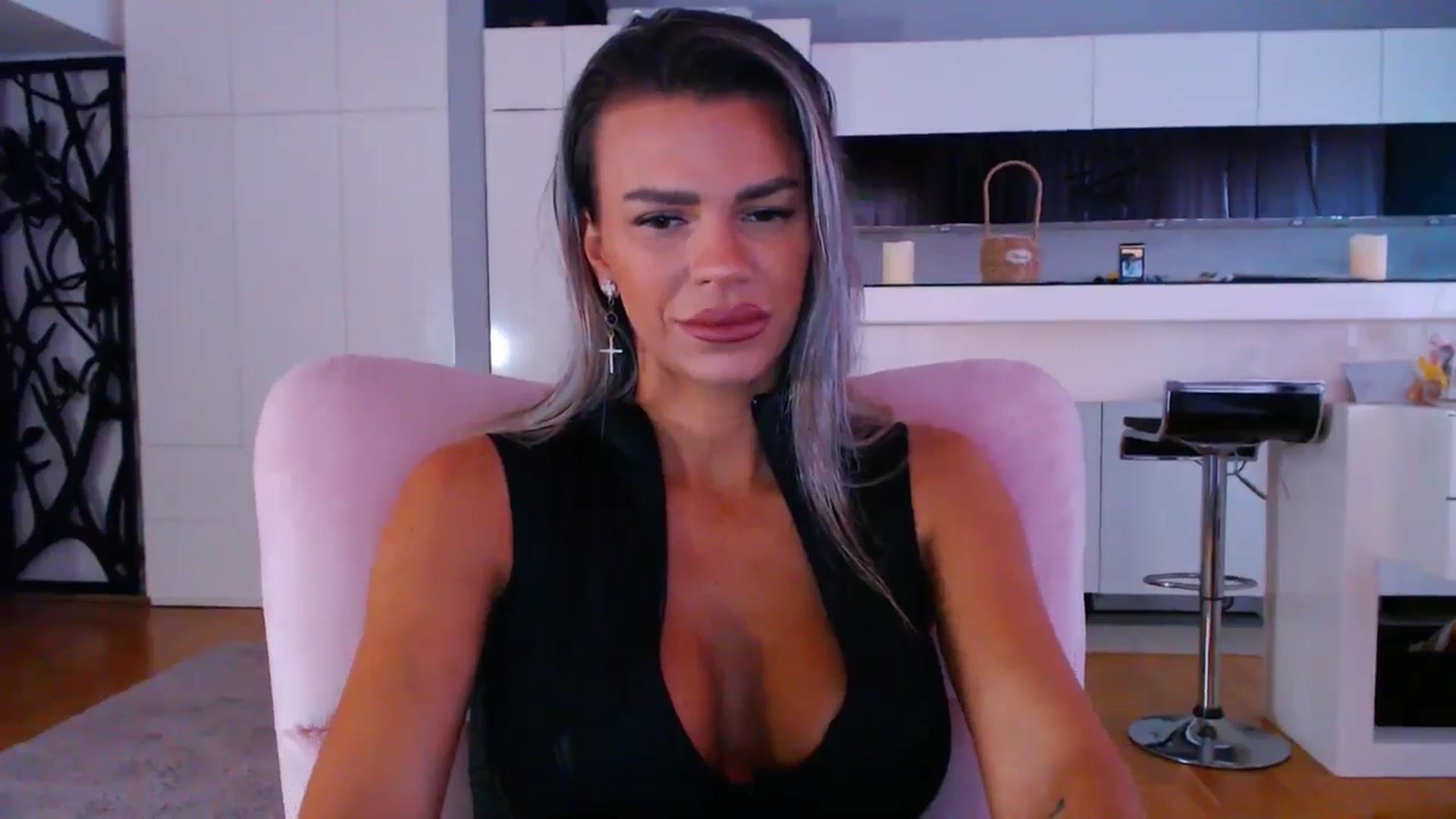 Gallery image thumbnail from D_y_y's myfreecams stream on, 06/12/2025, 03:53 image 20 of 20