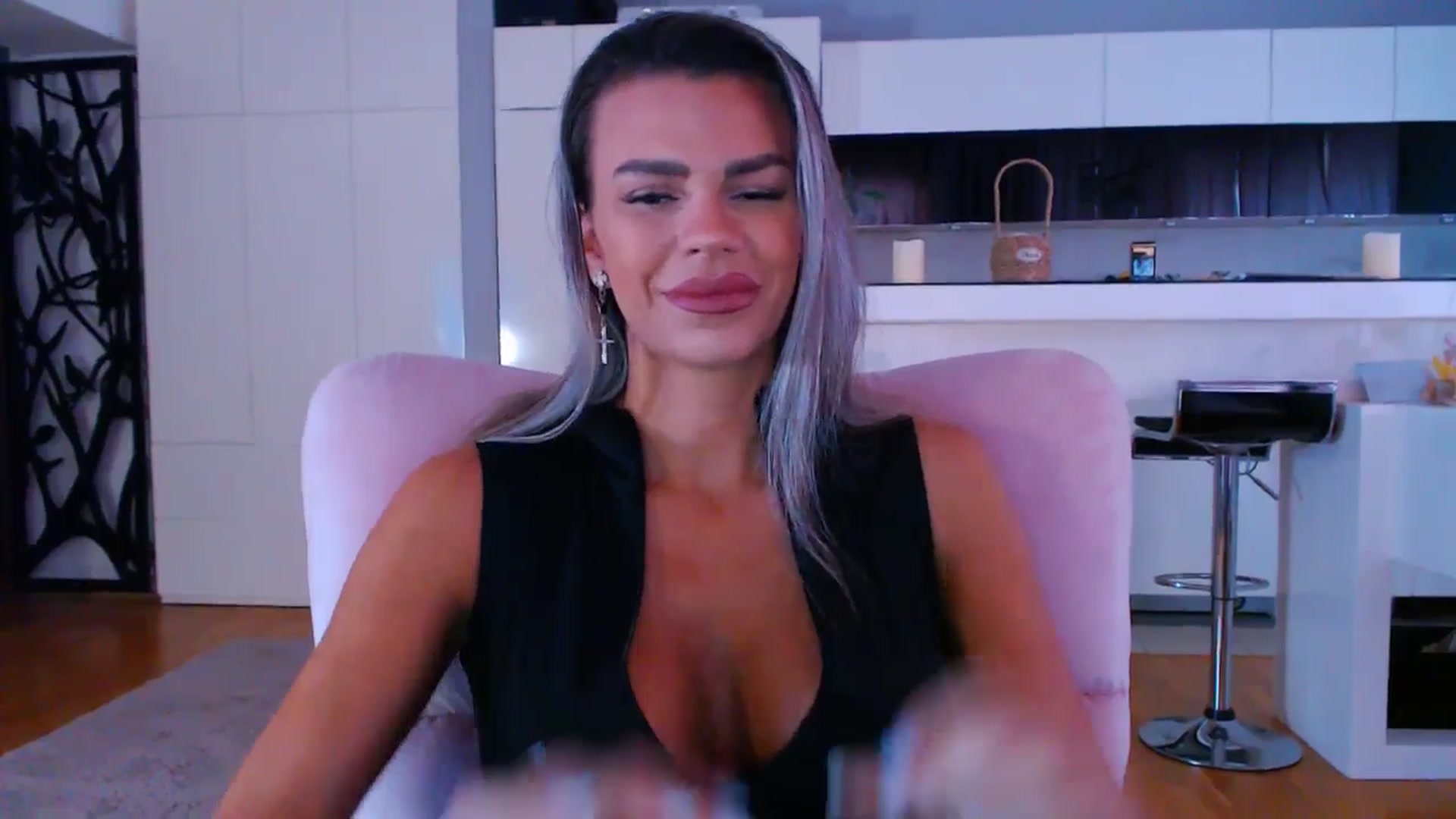 Gallery image thumbnail from D_y_y's myfreecams stream on, 06/12/2025, 03:53 image 17 of 20
