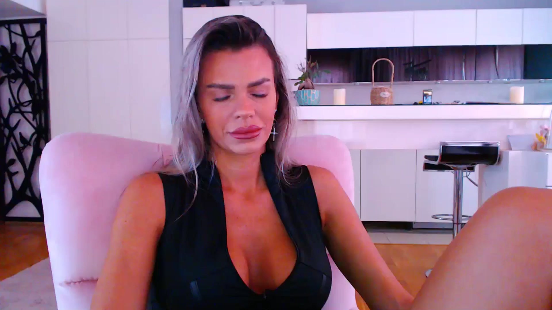 Gallery image thumbnail from D_y_y's myfreecams stream on, 06/12/2025, 04:55 image 11 of 20