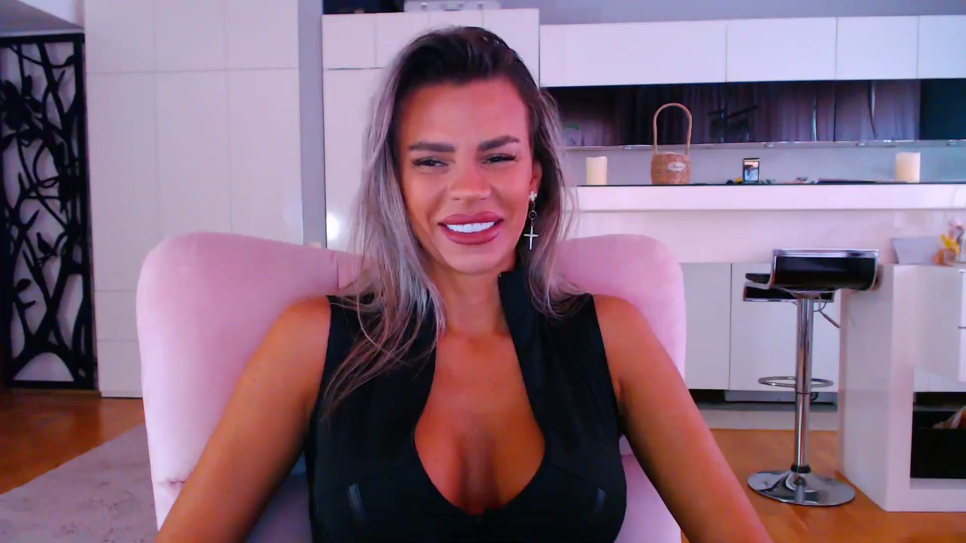 Gallery image thumbnail from D_y_y's myfreecams stream on, 06/12/2025, 04:55 image 7 of 20