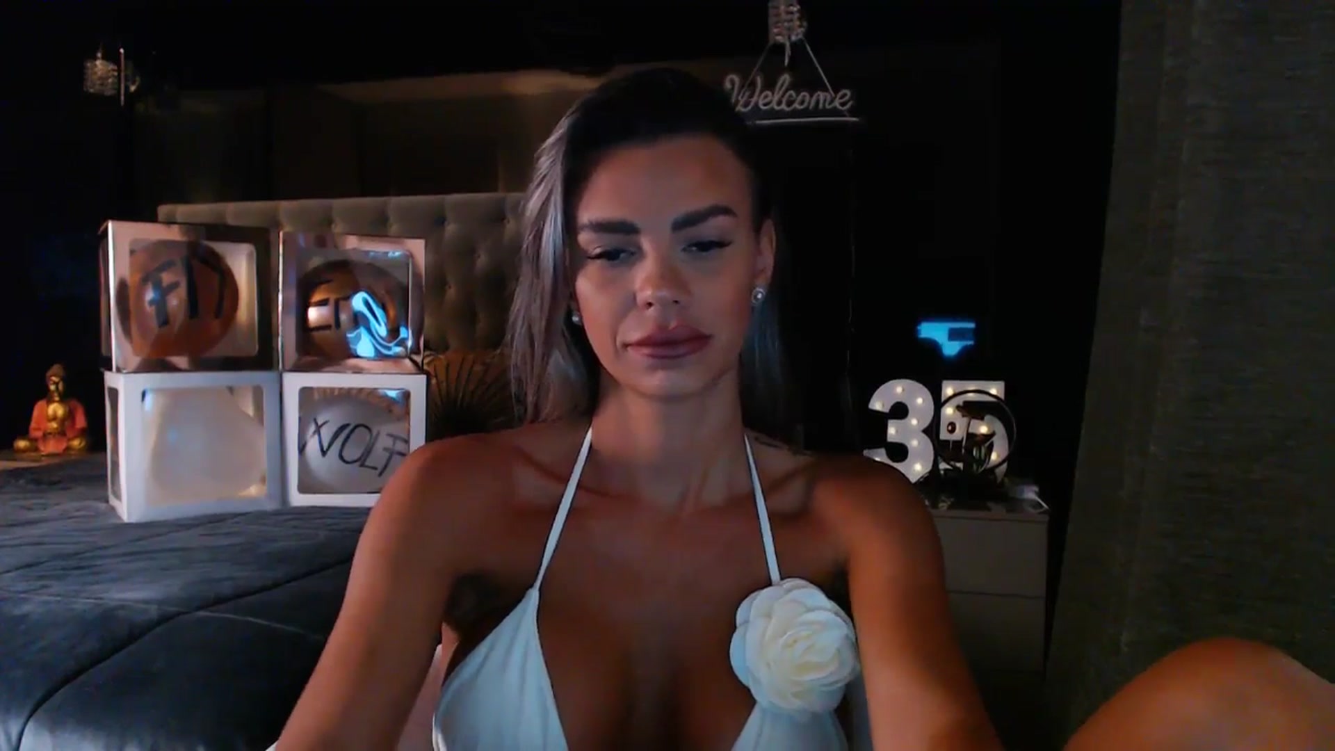 Gallery image thumbnail from D_y_y's myfreecams stream on, 07/06/2025, 04:36 image 13 of 20