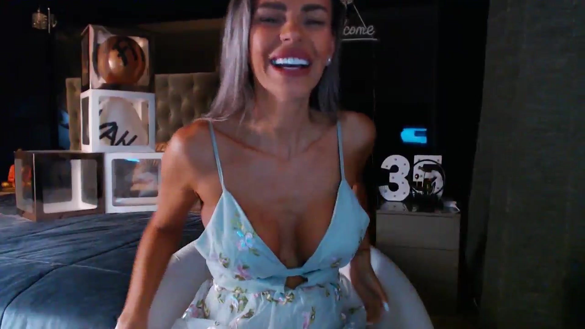 Gallery image thumbnail from D_y_y's myfreecams stream on, 07/17/2025, 05:11 image 15 of 20