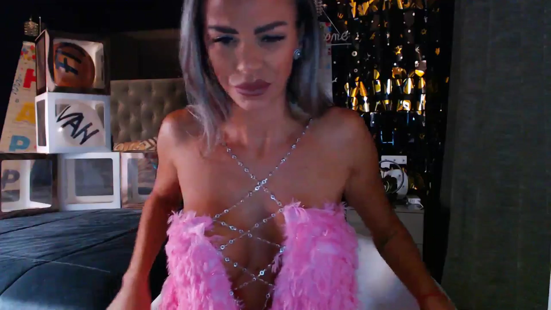 Gallery image thumbnail from D_y_y's myfreecams stream on, 07/21/2025, 05:27 image 2 of 20