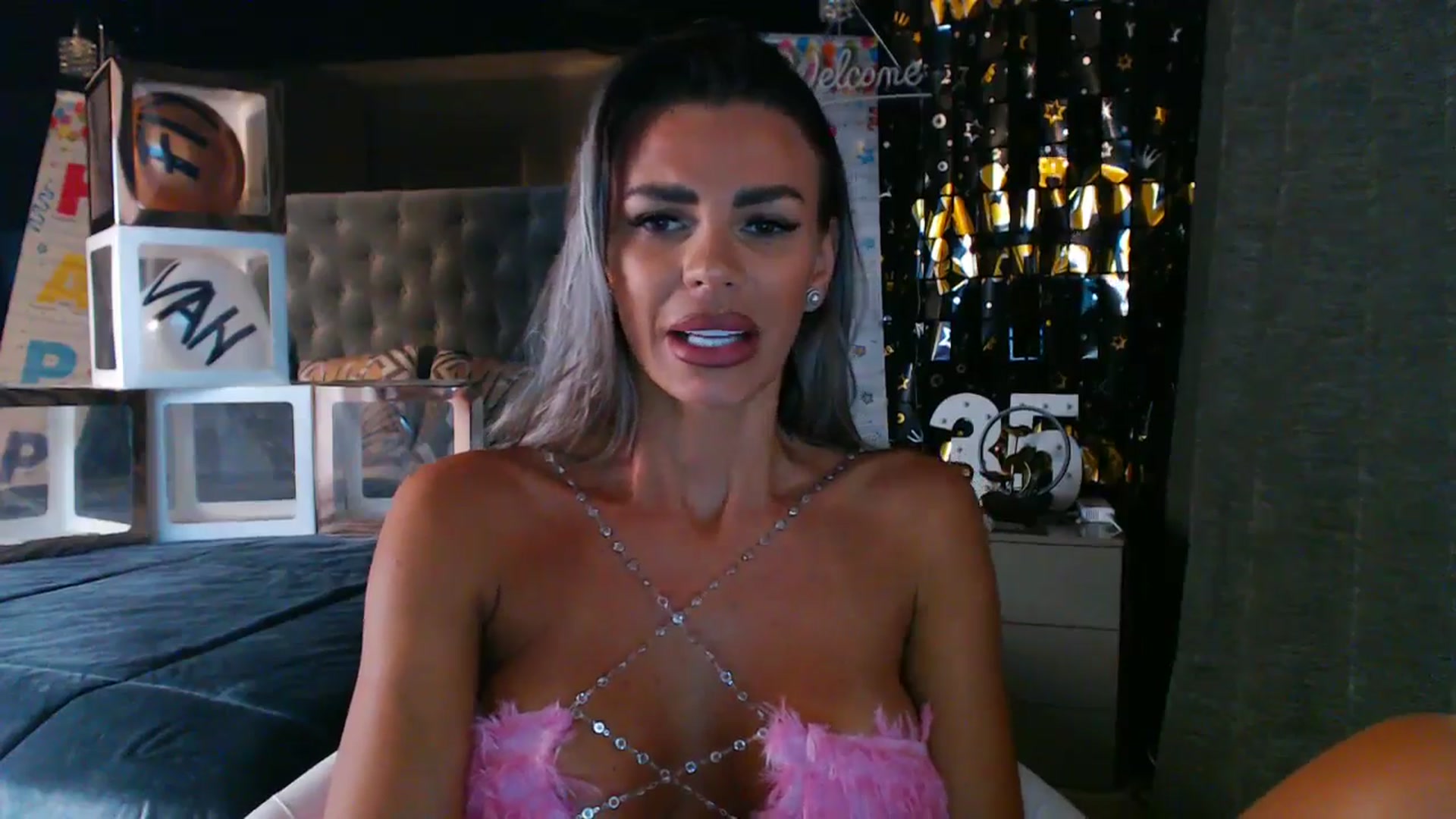 Gallery image thumbnail from D_y_y's myfreecams stream on, 07/21/2025, 05:35 image 12 of 20