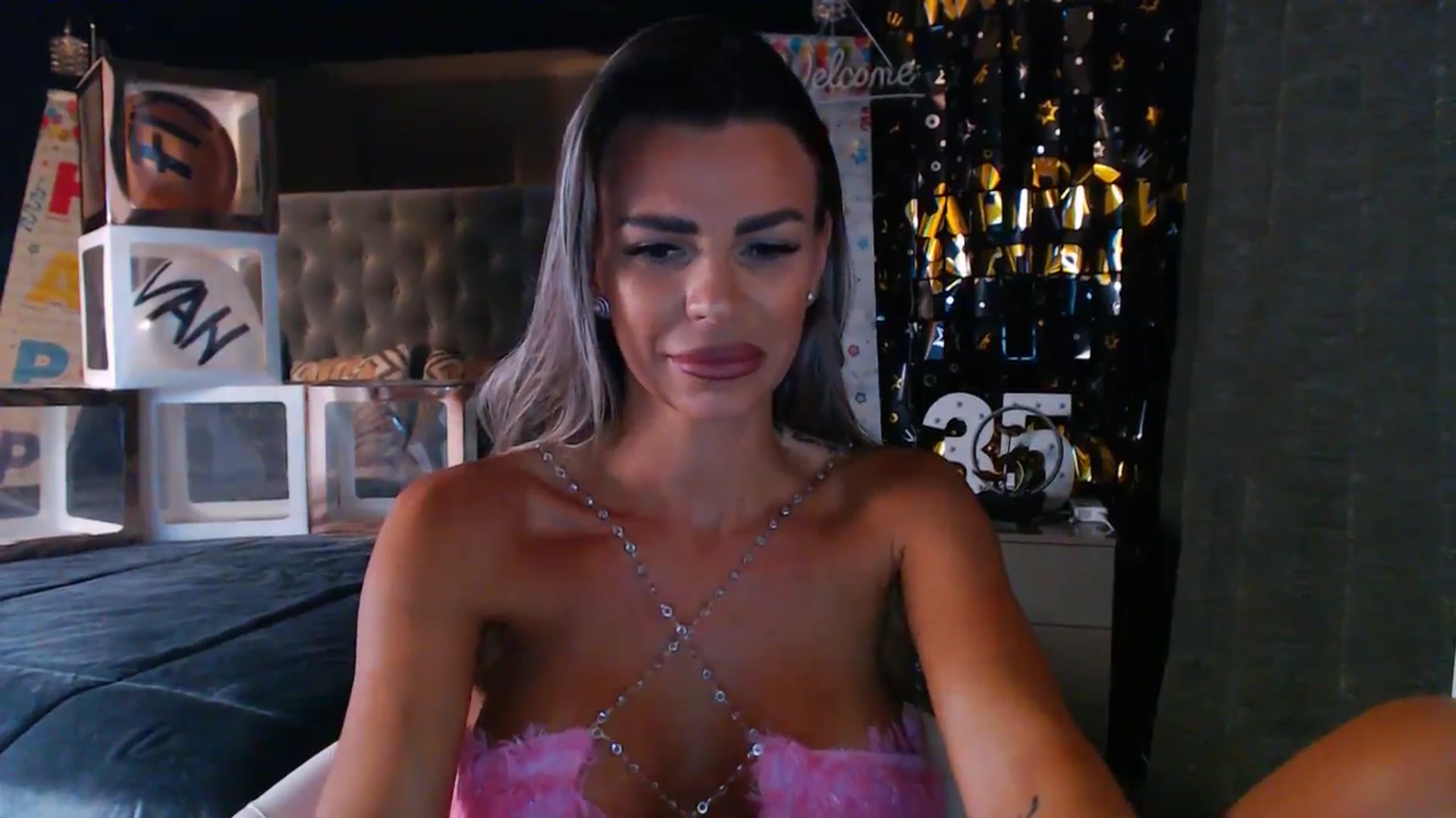 Gallery image thumbnail from D_y_y's myfreecams stream on, 07/21/2025, 05:35 image 8 of 20