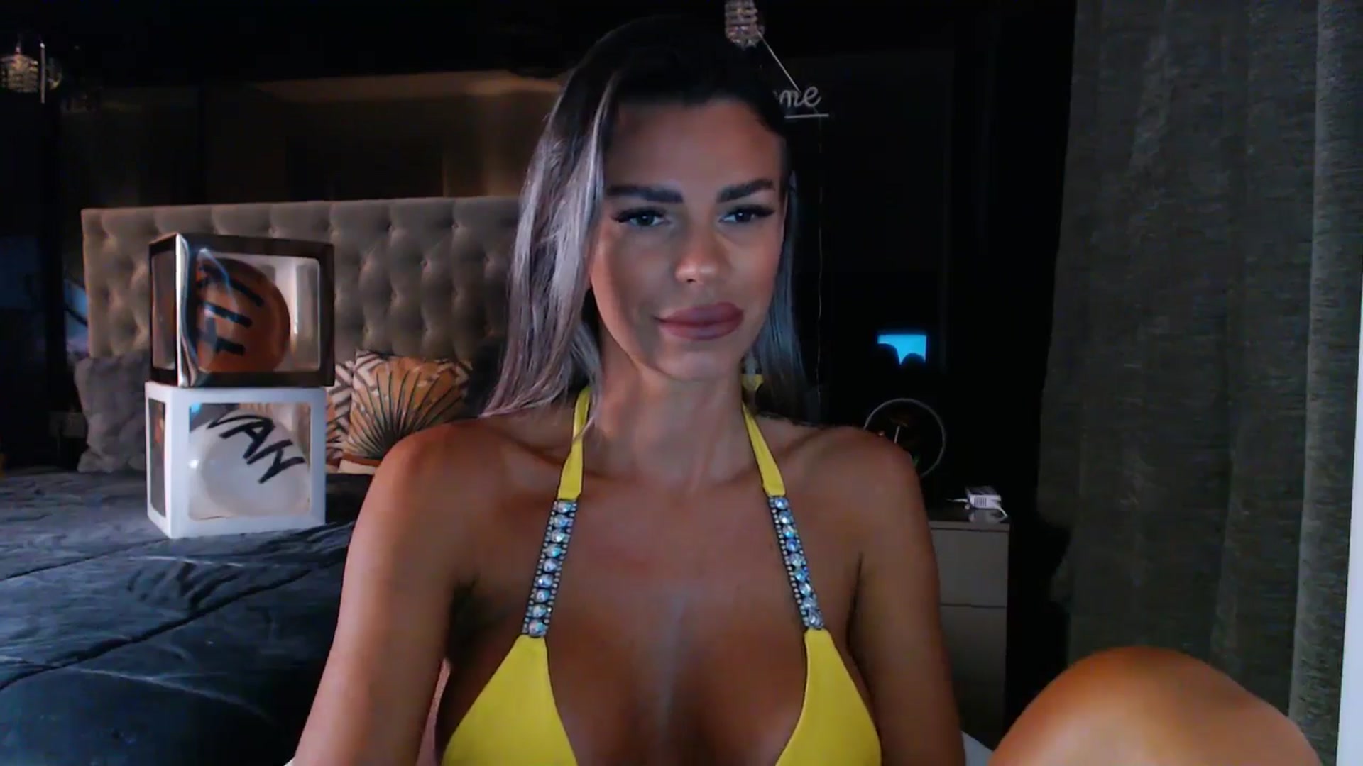 Gallery image thumbnail from D_y_y's myfreecams stream on, 07/23/2025, 05:00 image 7 of 20