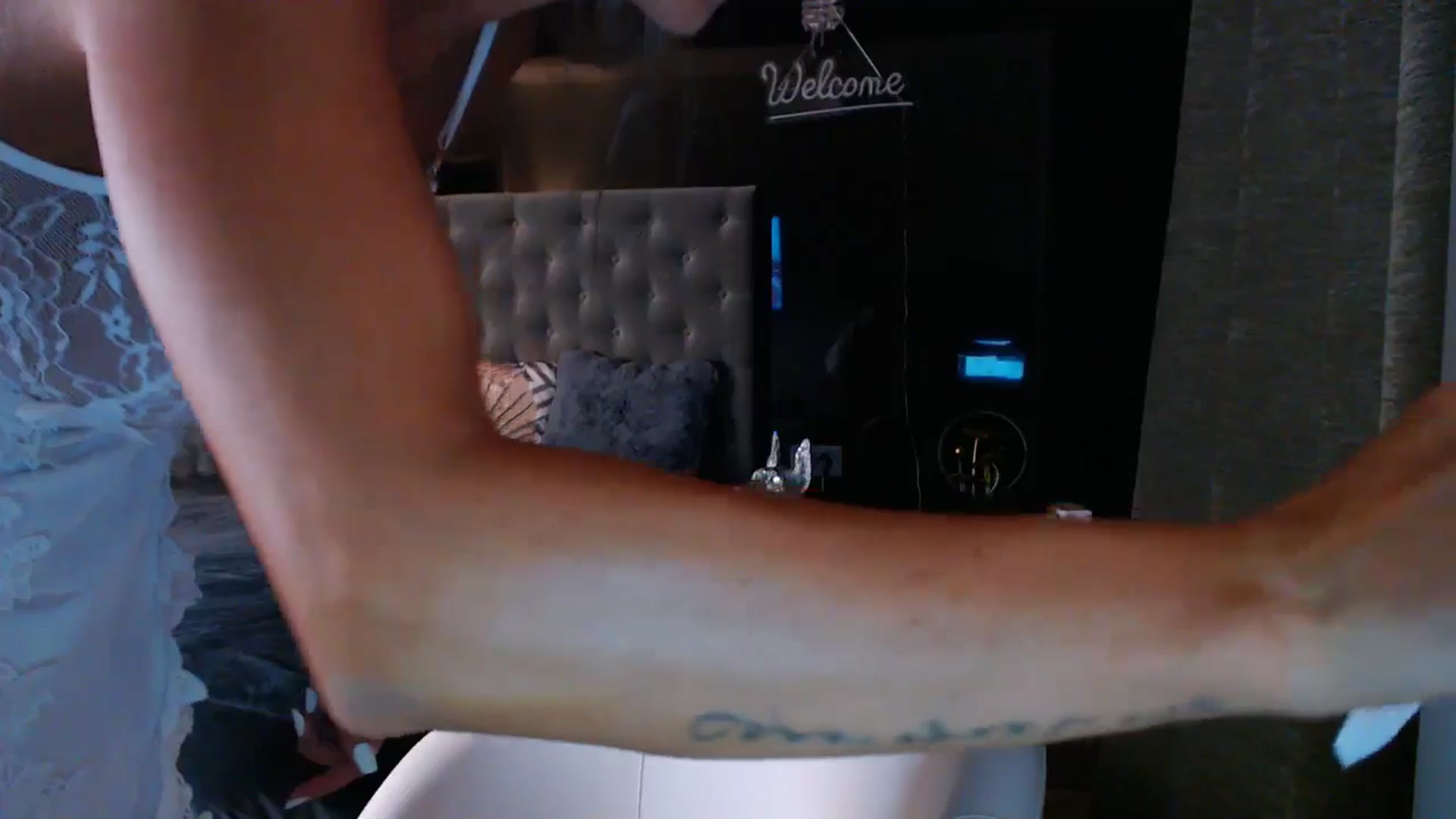Gallery image thumbnail from D_y_y's myfreecams stream on, 07/30/2025, 04:48 image 6 of 20