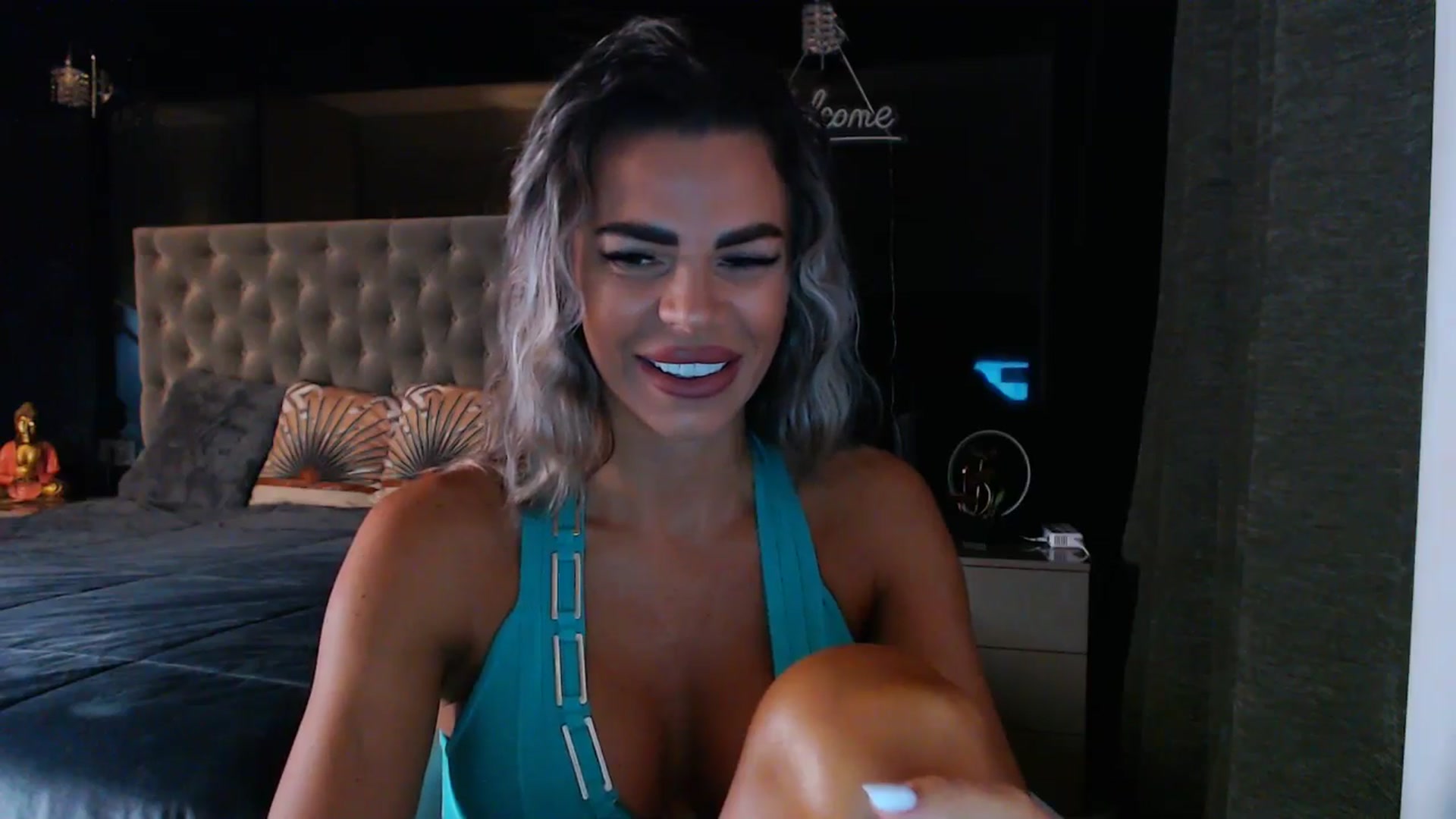 Gallery image thumbnail from D_y_y's myfreecams stream on, 08/13/2025, 05:10 image 13 of 20