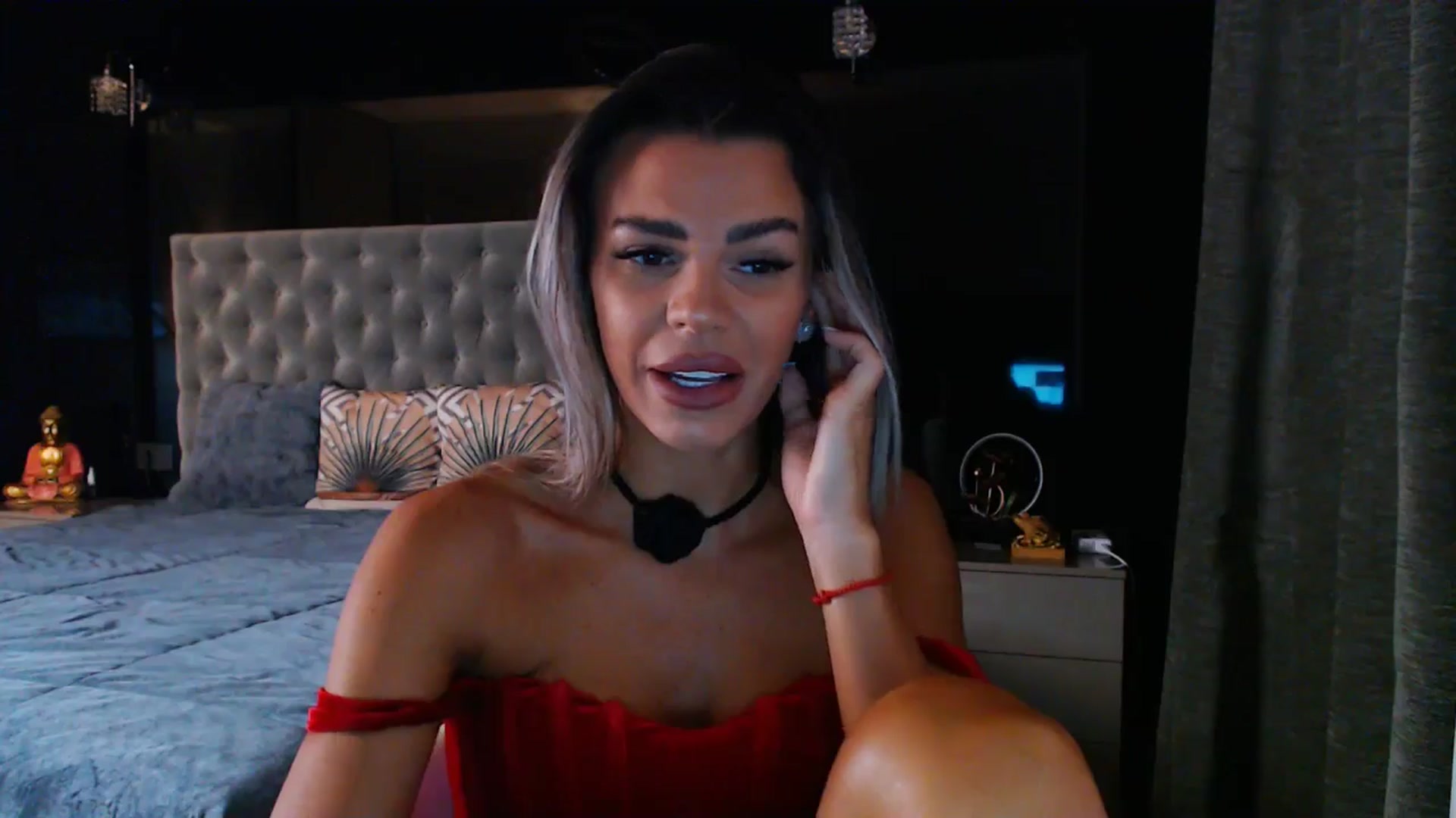Gallery image thumbnail from D_y_y's myfreecams stream on, 08/20/2025, 05:04 image 12 of 20