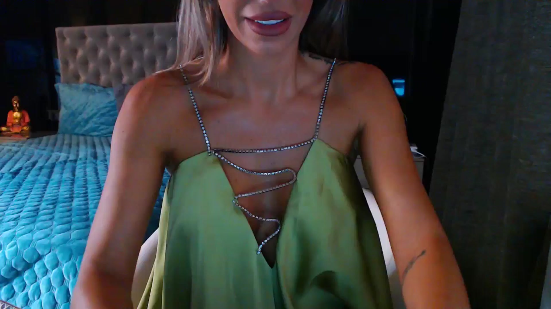 Gallery image thumbnail from D_y_y's myfreecams stream on, 09/01/2025, 05:08 image 5 of 20