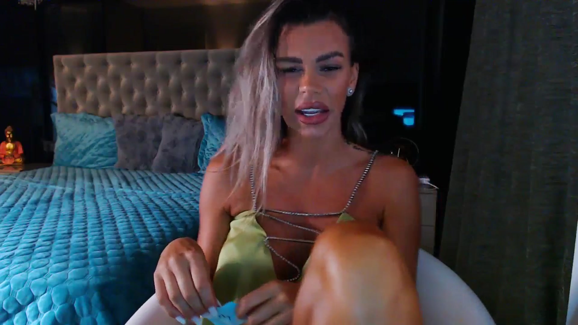 Gallery image thumbnail from D_y_y's myfreecams stream on, 09/01/2025, 05:08 image 4 of 20