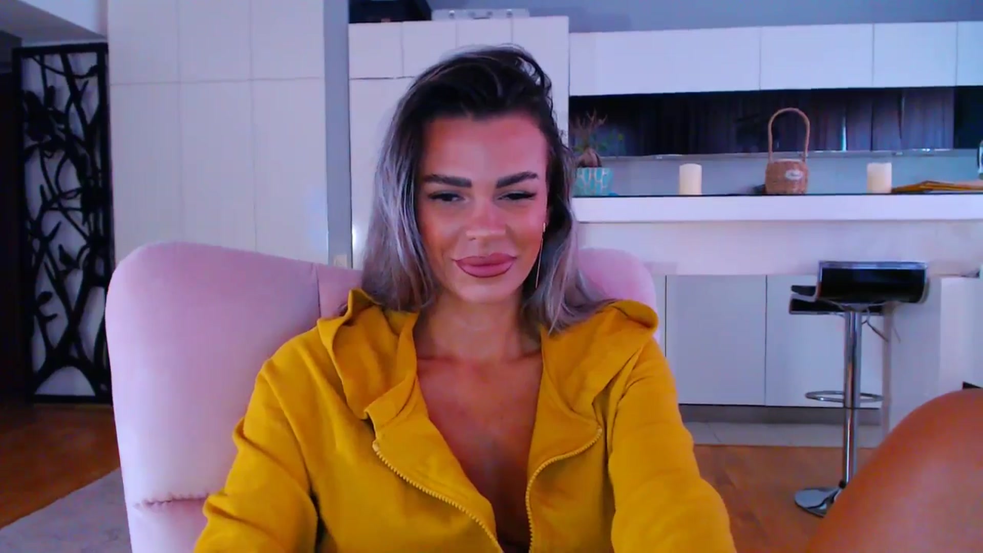 Gallery image thumbnail from D_y_y's myfreecams stream on, 09/16/2025, 05:02 image 18 of 20