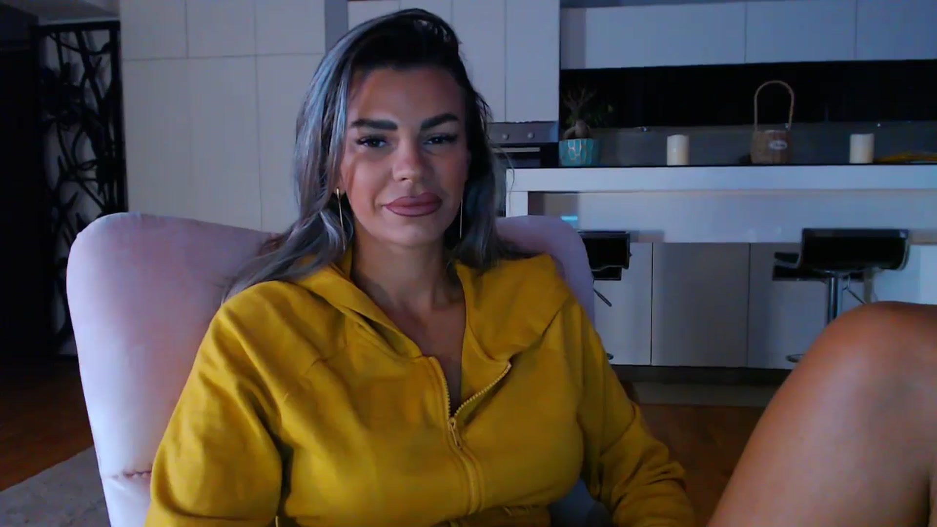 Gallery image thumbnail from D_y_y's myfreecams stream on, 09/16/2025, 05:02 image 7 of 20