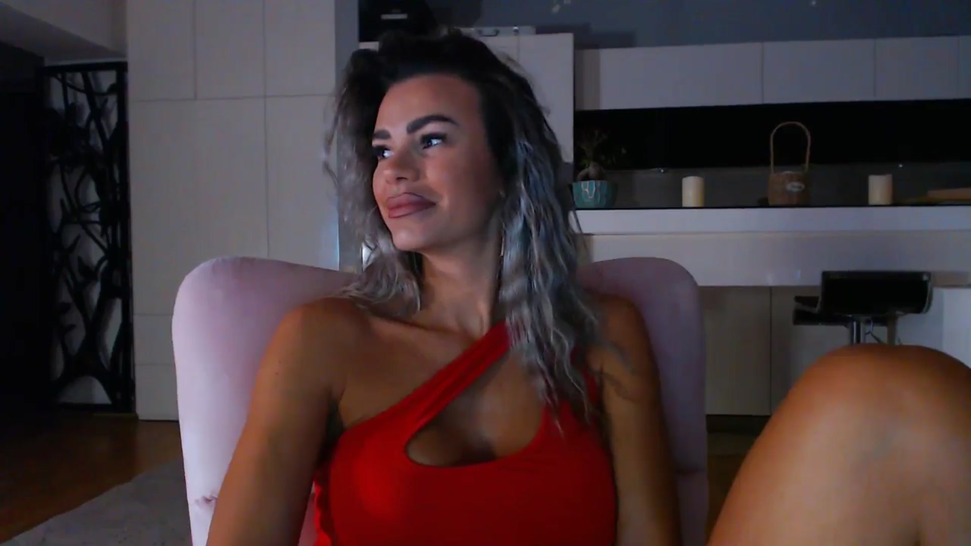 Gallery image thumbnail from D_y_y's myfreecams stream on, 09/17/2025, 05:27 image 3 of 20