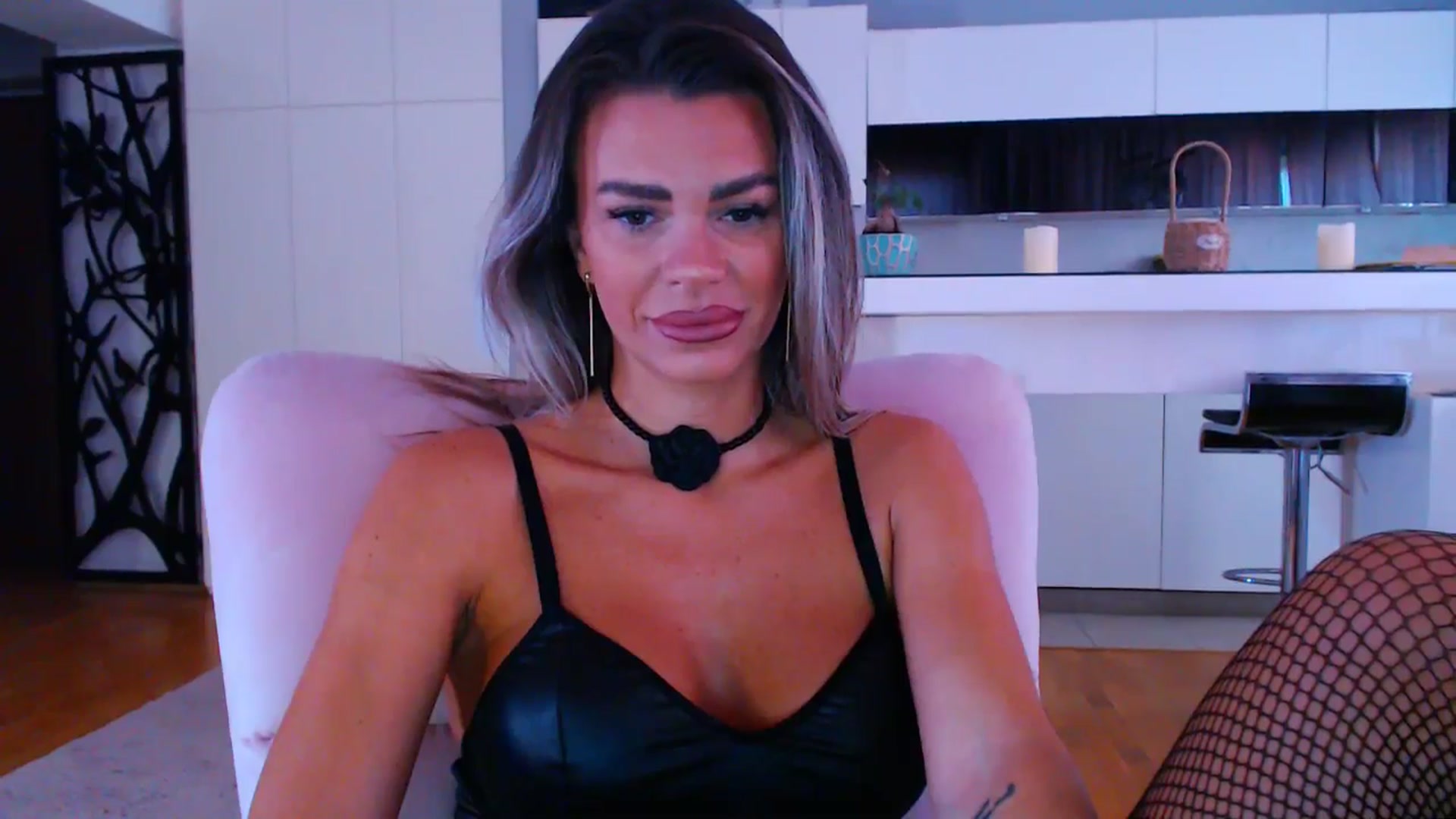 Gallery image thumbnail from D_y_y's myfreecams stream on, 09/22/2025, 05:13 image 13 of 20